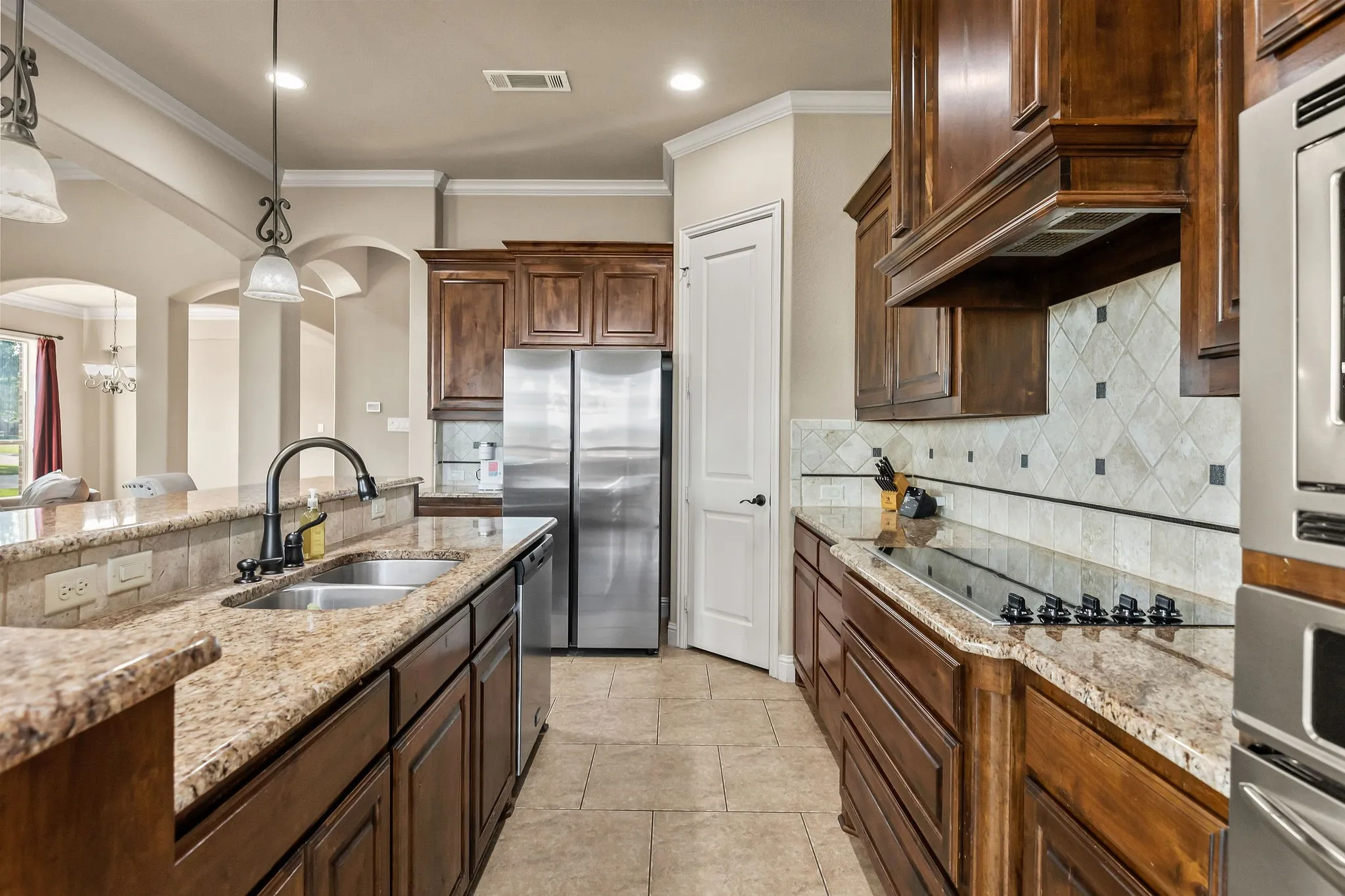 Single Family Residence For Sale in Ellis County , 7206 Cattle Barron Court, Midlothian, Texas 76065, 5 Bedroom, 6 Bathroom, 3 Garage spaces, 4,440 Sqft, built in 2011, mls#21315177, Real Estate Agent in Midlothian, Homes For Sale in Ellis county, Homes For Sale in Midlothian, Realtor in Midlothian Texas, Real Estate Brokerage Independent Realty Texas, Luminita Cordes Realtor