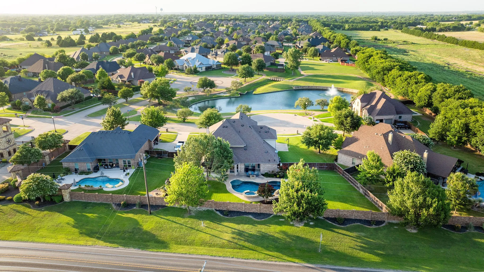 Single Family Residence For Sale in Ellis County , 7206 Cattle Barron Court, Midlothian, Texas 76065, 5 Bedroom, 6 Bathroom, 3 Garage spaces, 4,440 Sqft, built in 2011, mls#21315177, Real Estate Agent in Midlothian, Homes For Sale in Ellis county, Homes For Sale in Midlothian, Realtor in Midlothian Texas, Real Estate Brokerage Independent Realty Texas, Luminita Cordes Realtor