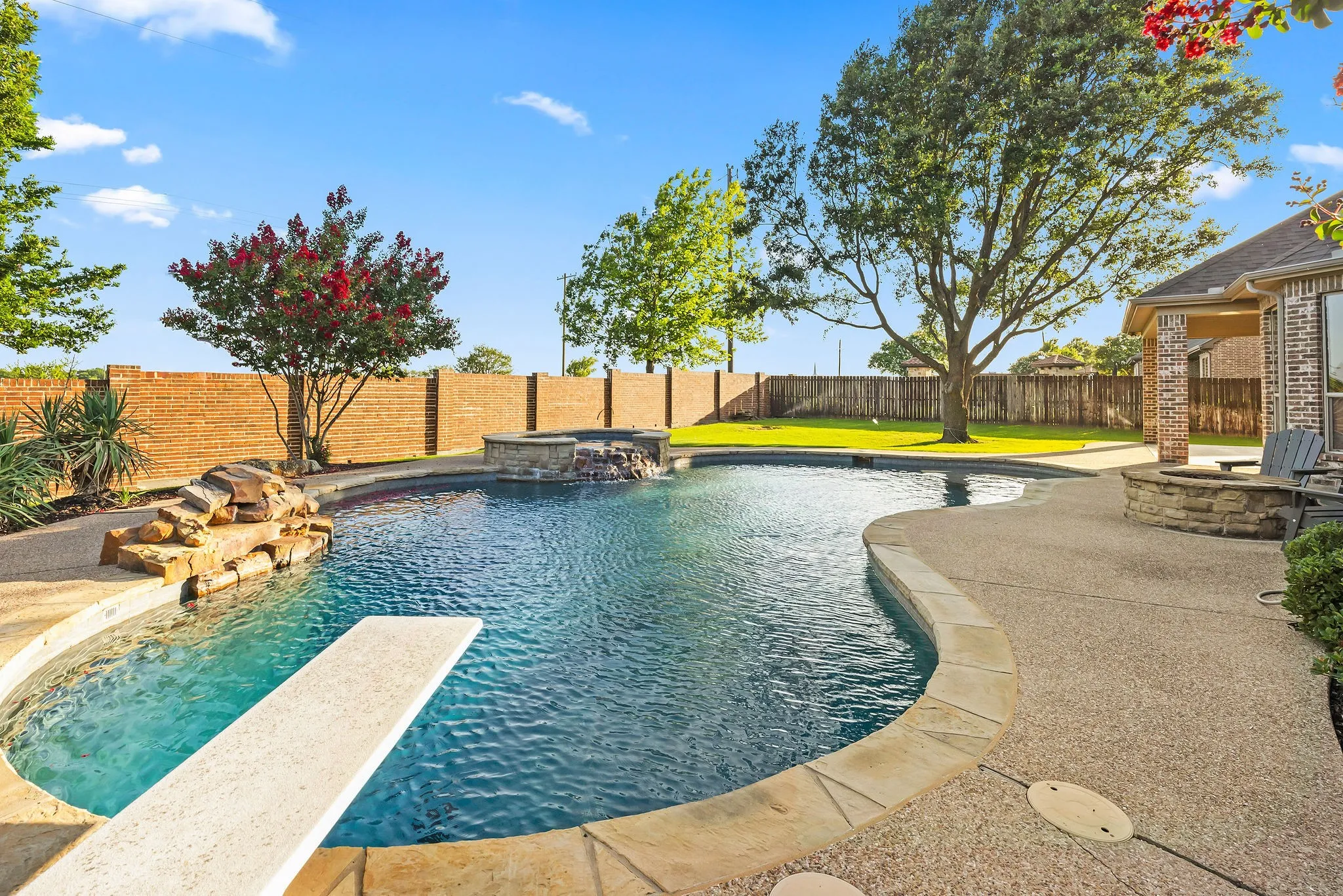 Single Family Residence For Sale in Ellis County , 7206 Cattle Barron Court, Midlothian, Texas 76065, 5 Bedroom, 6 Bathroom, 3 Garage spaces, 4,440 Sqft, built in 2011, mls#21315177, Real Estate Agent in Midlothian, Homes For Sale in Ellis county, Homes For Sale in Midlothian, Realtor in Midlothian Texas, Real Estate Brokerage Independent Realty Texas, Luminita Cordes Realtor