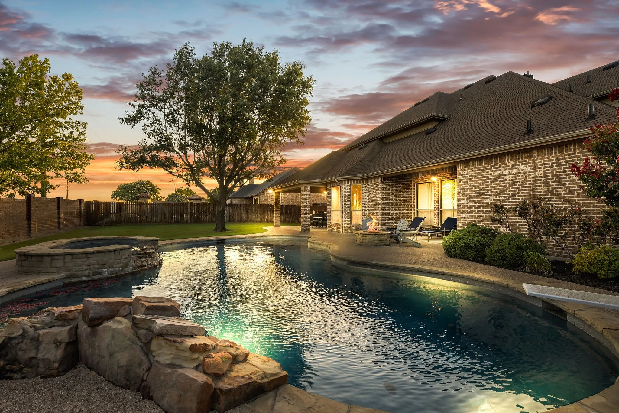 Single Family Residence For Sale in Ellis County , 7206 Cattle Barron Court, Midlothian, Texas 76065, 5 Bedroom, 6 Bathroom, 3 Garage spaces, 4,440 Sqft, built in 2011, mls#21315177, Real Estate Agent in Midlothian, Homes For Sale in Ellis county, Homes For Sale in Midlothian, Realtor in Midlothian Texas, Real Estate Brokerage Independent Realty Texas, Luminita Cordes Realtor
