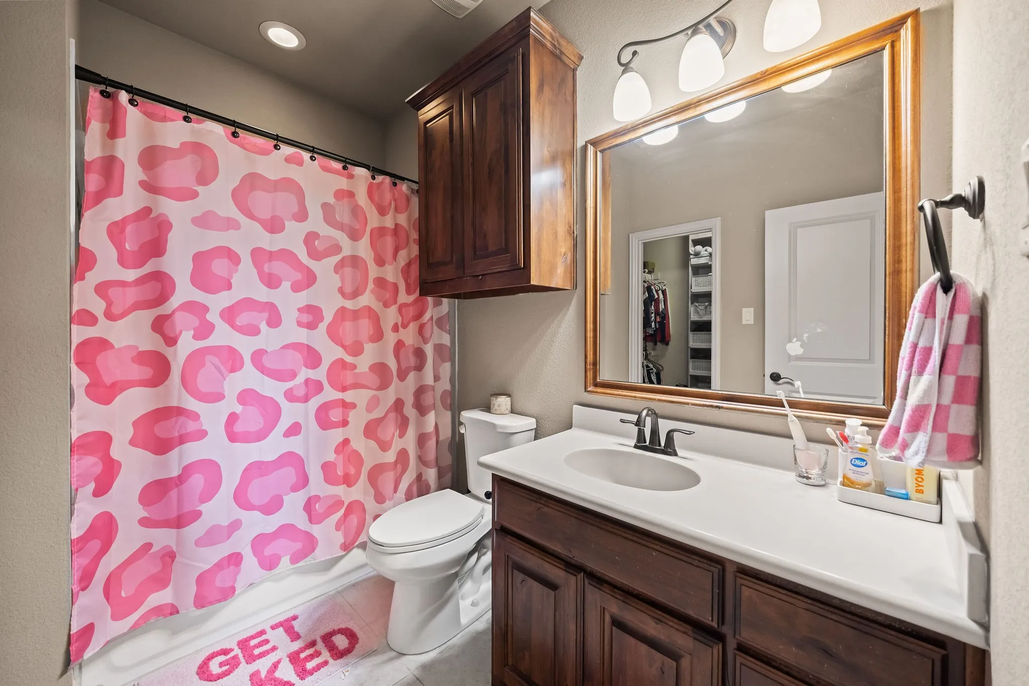 Single Family Residence For Sale in Ellis County , 7206 Cattle Barron Court, Midlothian, Texas 76065, 5 Bedroom, 6 Bathroom, 3 Garage spaces, 4,440 Sqft, built in 2011, mls#21315177, Real Estate Agent in Midlothian, Homes For Sale in Ellis county, Homes For Sale in Midlothian, Realtor in Midlothian Texas, Real Estate Brokerage Independent Realty Texas, Luminita Cordes Realtor