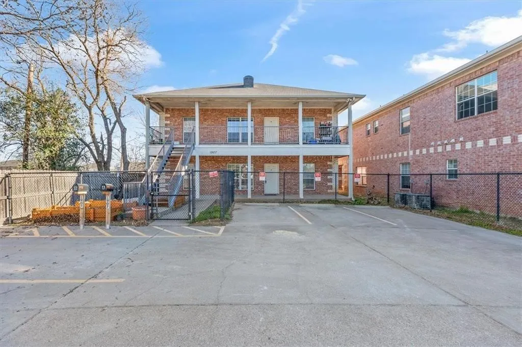 Duplex For Sale in Mc Lennan County , 1907 S 17th Street, Waco, Texas 76706, 8 Bedroom, 8 Bathroom, Garage spaces, 0 Sqft, built in 2006, mls#21315190, Real Estate Agent in Waco, Homes For Sale in Mc Lennan county, Homes For Sale in Waco, Realtor in Waco Texas, Real Estate Brokerage Independent Realty Texas, Luminita Cordes Realtor