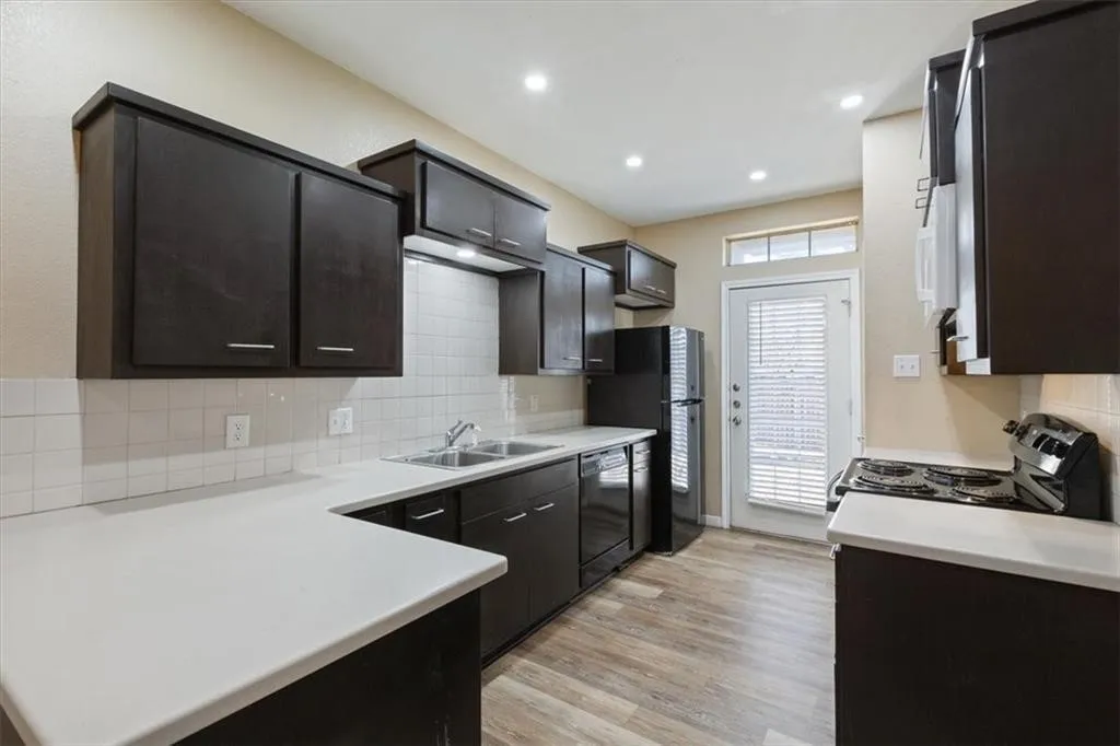 Duplex For Sale in Mc Lennan County , 1907 S 17th Street, Waco, Texas 76706, 8 Bedroom, 8 Bathroom, Garage spaces, 0 Sqft, built in 2006, mls#21315190, Real Estate Agent in Waco, Homes For Sale in Mc Lennan county, Homes For Sale in Waco, Realtor in Waco Texas, Real Estate Brokerage Independent Realty Texas, Luminita Cordes Realtor