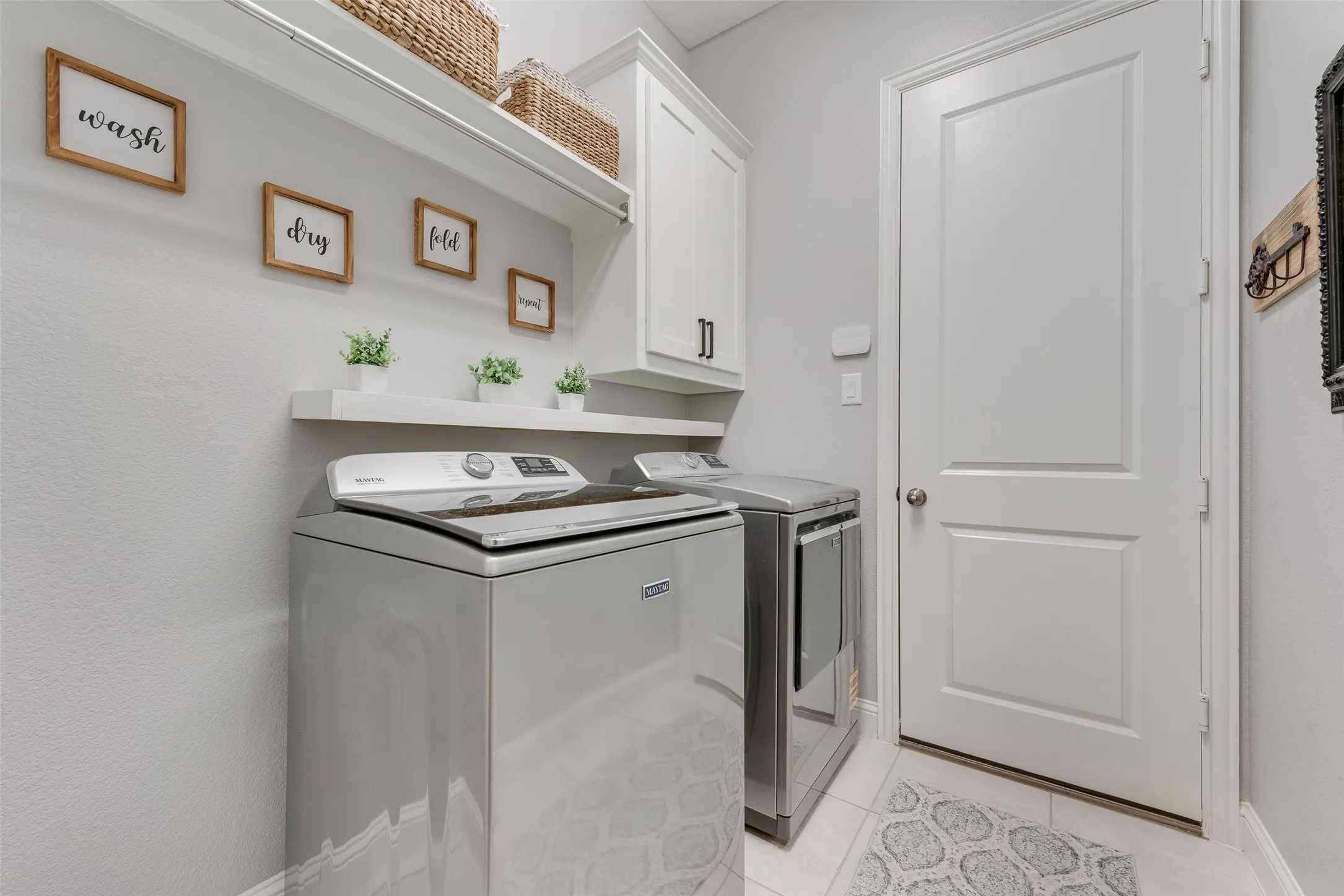 Single Family Residence For Sale in Denton County , 3761 Maxdale Drive, Prosper, Texas 75078, 4 Bedroom, 3 Bathroom, 2 Garage spaces, 2,642 Sqft, built in 2019, mls#21312515, Real Estate Agent in Prosper, Homes For Sale in Denton county, Homes For Sale in Prosper, Realtor in Prosper Texas, Real Estate Brokerage Independent Realty Texas, Luminita Cordes Realtor