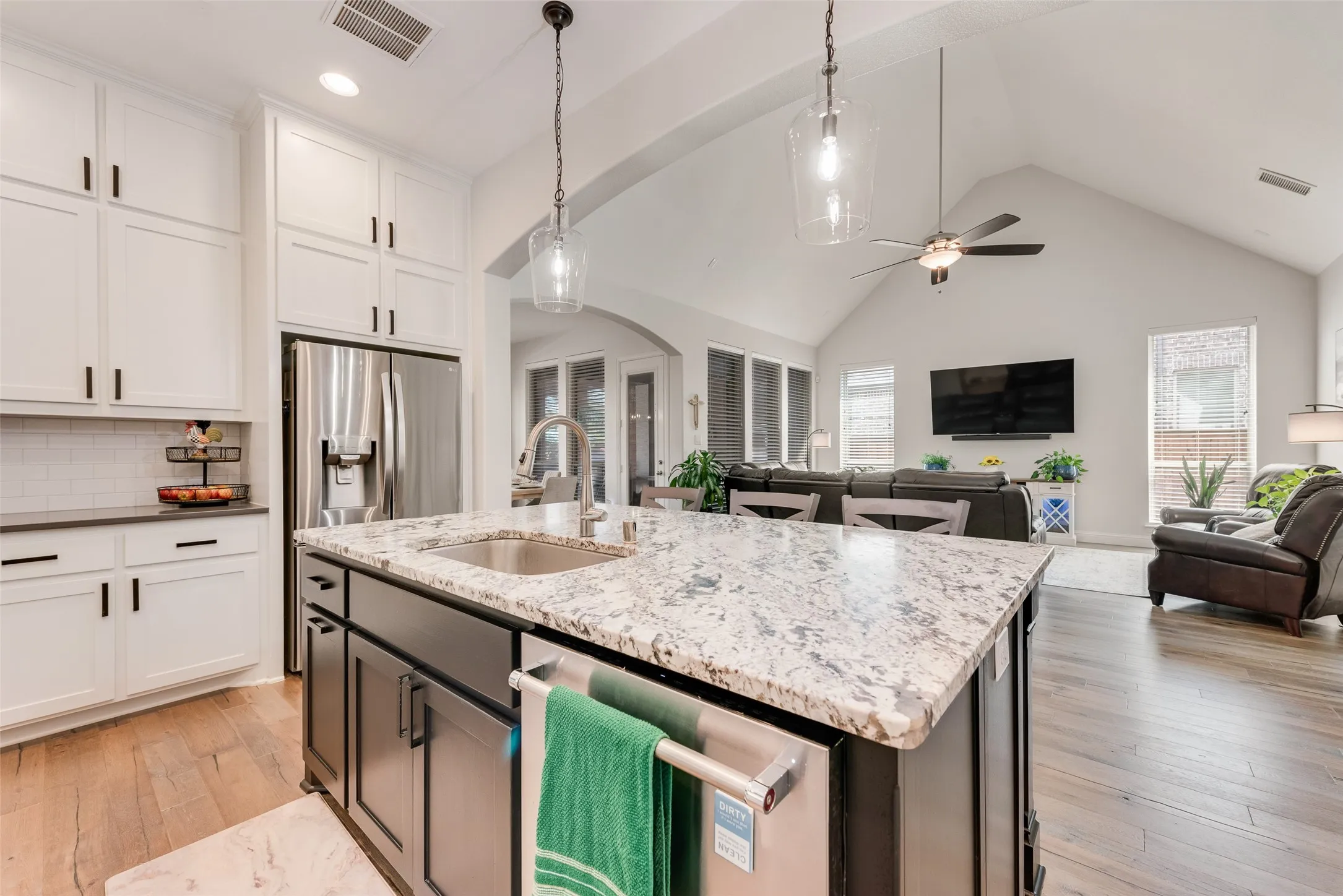 Single Family Residence For Sale in Denton County , 3761 Maxdale Drive, Prosper, Texas 75078, 4 Bedroom, 3 Bathroom, 2 Garage spaces, 2,642 Sqft, built in 2019, mls#21312515, Real Estate Agent in Prosper, Homes For Sale in Denton county, Homes For Sale in Prosper, Realtor in Prosper Texas, Real Estate Brokerage Independent Realty Texas, Luminita Cordes Realtor