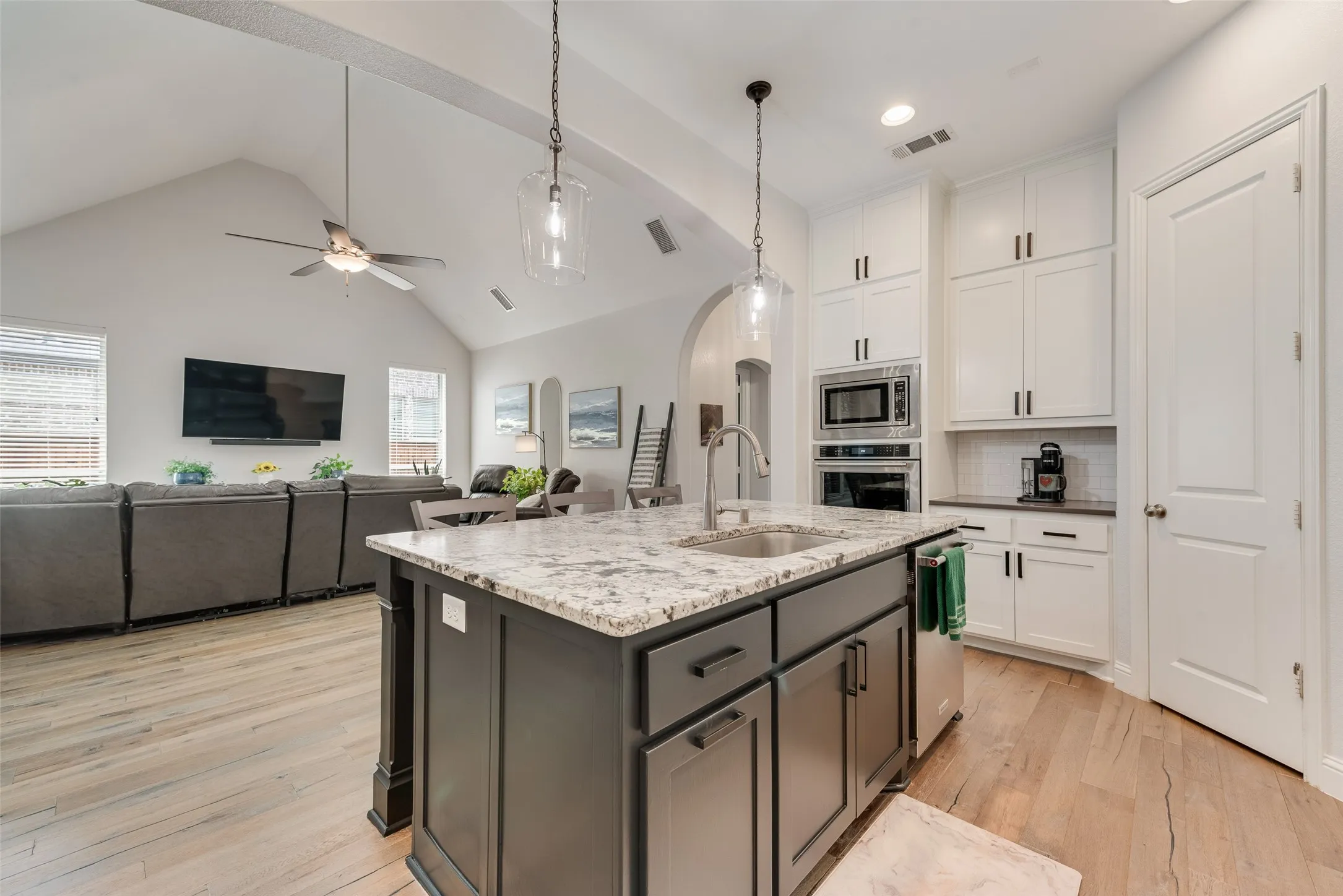 Single Family Residence For Sale in Denton County , 3761 Maxdale Drive, Prosper, Texas 75078, 4 Bedroom, 3 Bathroom, 2 Garage spaces, 2,642 Sqft, built in 2019, mls#21312515, Real Estate Agent in Prosper, Homes For Sale in Denton county, Homes For Sale in Prosper, Realtor in Prosper Texas, Real Estate Brokerage Independent Realty Texas, Luminita Cordes Realtor