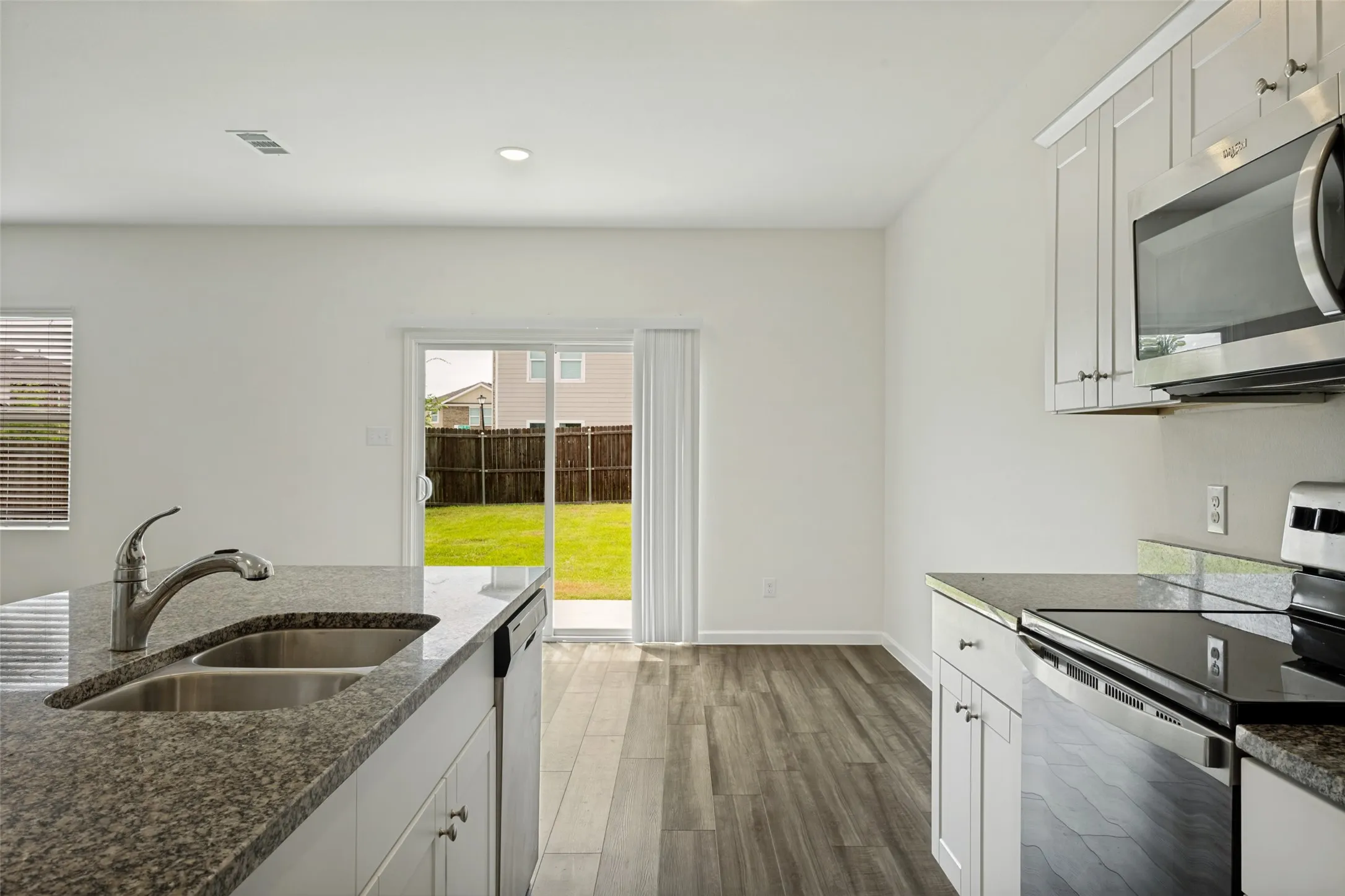 Single Family Residence For Rent in Collin County , 1702 Marquette Drive, Princeton, Texas 75407, 4 Bedroom, 3 Bathroom, 2 Garage spaces, 2,182 Sqft, built in 2021, mls#21314253, Real Estate Agent in Princeton, Homes For Rent in Collin county, Homes For Rent in Princeton, Realtor in Princeton Texas, Real Estate Brokerage Independent Realty Texas, Luminita Cordes Realtor