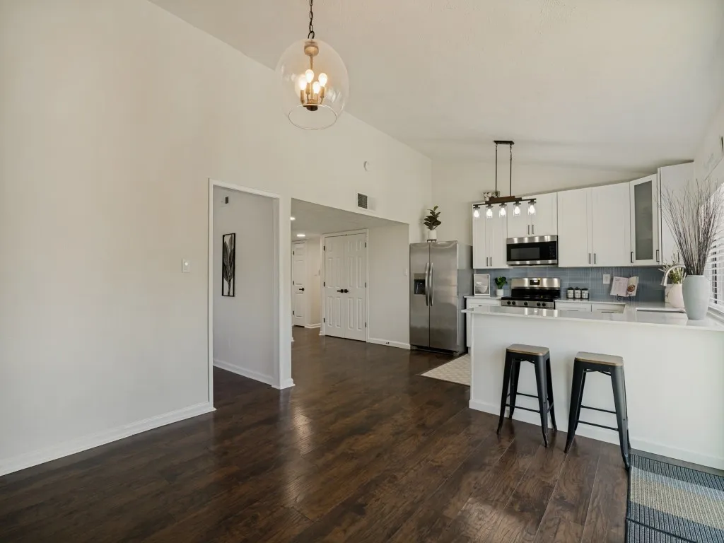 Single Family Residence For Sale in Collin County , 2036 Apple Valley Road, Plano, Texas 75023, 3 Bedroom, 2 Bathroom, 2 Garage spaces, 1,748 Sqft, built in 1981, mls#21315209, Real Estate Agent in Plano, Homes For Sale in Collin county, Homes For Sale in Plano, Realtor in Plano Texas, Real Estate Brokerage Independent Realty Texas, Luminita Cordes Realtor
