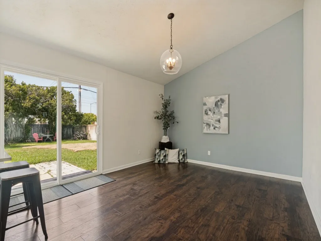 Single Family Residence For Sale in Collin County , 2036 Apple Valley Road, Plano, Texas 75023, 3 Bedroom, 2 Bathroom, 2 Garage spaces, 1,748 Sqft, built in 1981, mls#21315209, Real Estate Agent in Plano, Homes For Sale in Collin county, Homes For Sale in Plano, Realtor in Plano Texas, Real Estate Brokerage Independent Realty Texas, Luminita Cordes Realtor