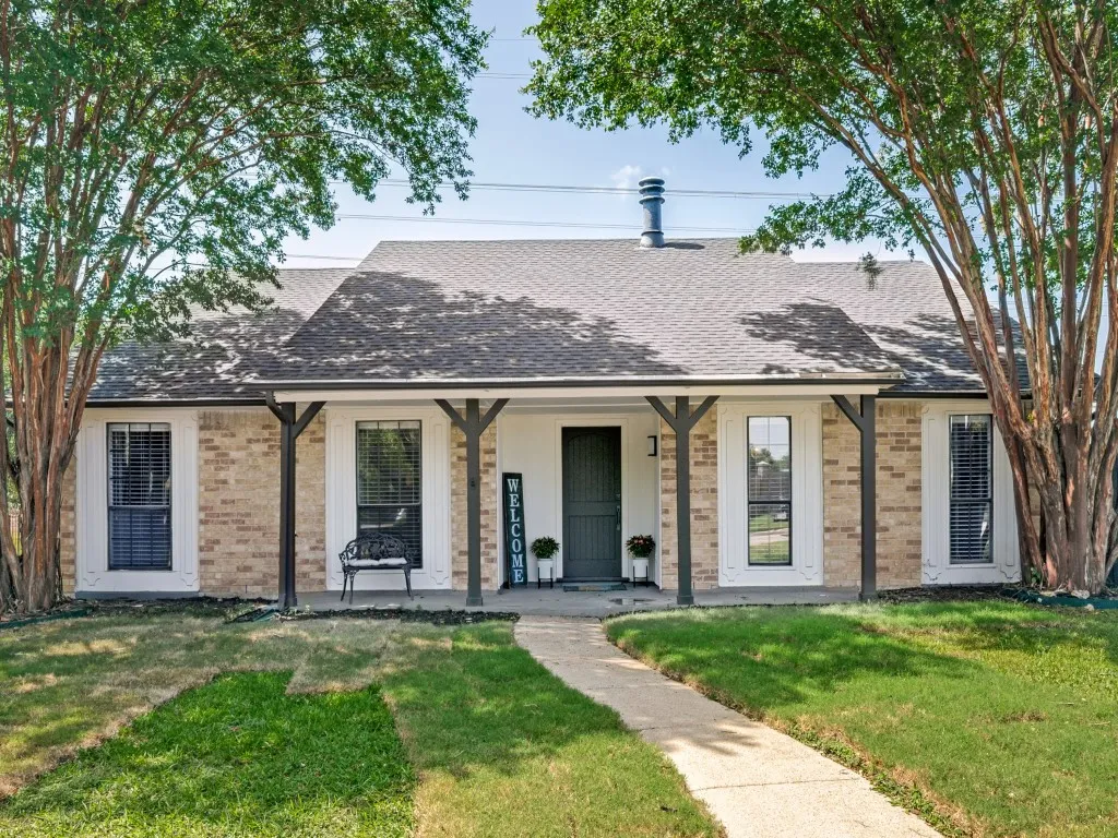 Single Family Residence For Sale in Collin County , 2036 Apple Valley Road, Plano, Texas 75023, 3 Bedroom, 2 Bathroom, 2 Garage spaces, 1,748 Sqft, built in 1981, mls#21315209, Real Estate Agent in Plano, Homes For Sale in Collin county, Homes For Sale in Plano, Realtor in Plano Texas, Real Estate Brokerage Independent Realty Texas, Luminita Cordes Realtor