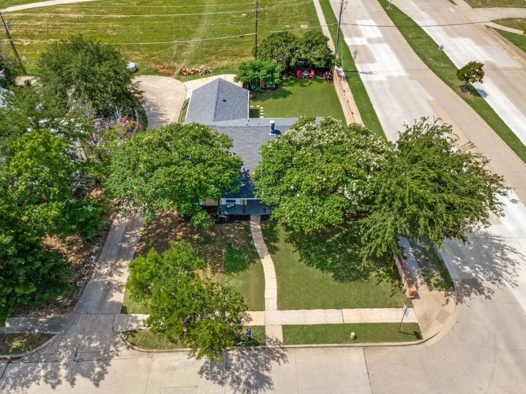 Single Family Residence For Sale in Collin County , 2036 Apple Valley Road, Plano, Texas 75023, 3 Bedroom, 2 Bathroom, 2 Garage spaces, 1,748 Sqft, built in 1981, mls#21315209, Real Estate Agent in Plano, Homes For Sale in Collin county, Homes For Sale in Plano, Realtor in Plano Texas, Real Estate Brokerage Independent Realty Texas, Luminita Cordes Realtor