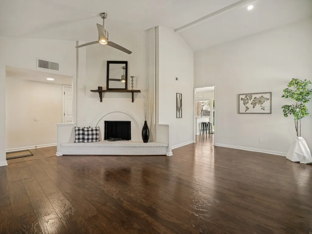 Single Family Residence For Sale in Collin County , 2036 Apple Valley Road, Plano, Texas 75023, 3 Bedroom, 2 Bathroom, 2 Garage spaces, 1,748 Sqft, built in 1981, mls#21315209, Real Estate Agent in Plano, Homes For Sale in Collin county, Homes For Sale in Plano, Realtor in Plano Texas, Real Estate Brokerage Independent Realty Texas, Luminita Cordes Realtor