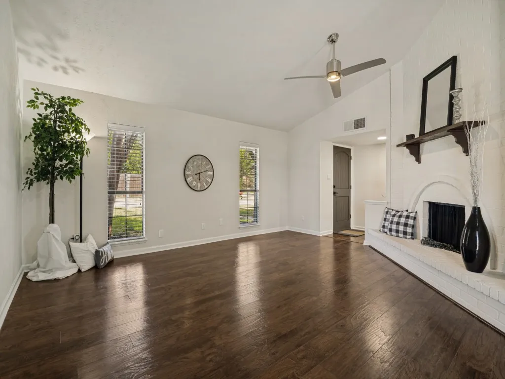Single Family Residence For Sale in Collin County , 2036 Apple Valley Road, Plano, Texas 75023, 3 Bedroom, 2 Bathroom, 2 Garage spaces, 1,748 Sqft, built in 1981, mls#21315209, Real Estate Agent in Plano, Homes For Sale in Collin county, Homes For Sale in Plano, Realtor in Plano Texas, Real Estate Brokerage Independent Realty Texas, Luminita Cordes Realtor