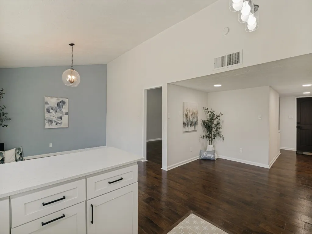 Single Family Residence For Sale in Collin County , 2036 Apple Valley Road, Plano, Texas 75023, 3 Bedroom, 2 Bathroom, 2 Garage spaces, 1,748 Sqft, built in 1981, mls#21315209, Real Estate Agent in Plano, Homes For Sale in Collin county, Homes For Sale in Plano, Realtor in Plano Texas, Real Estate Brokerage Independent Realty Texas, Luminita Cordes Realtor
