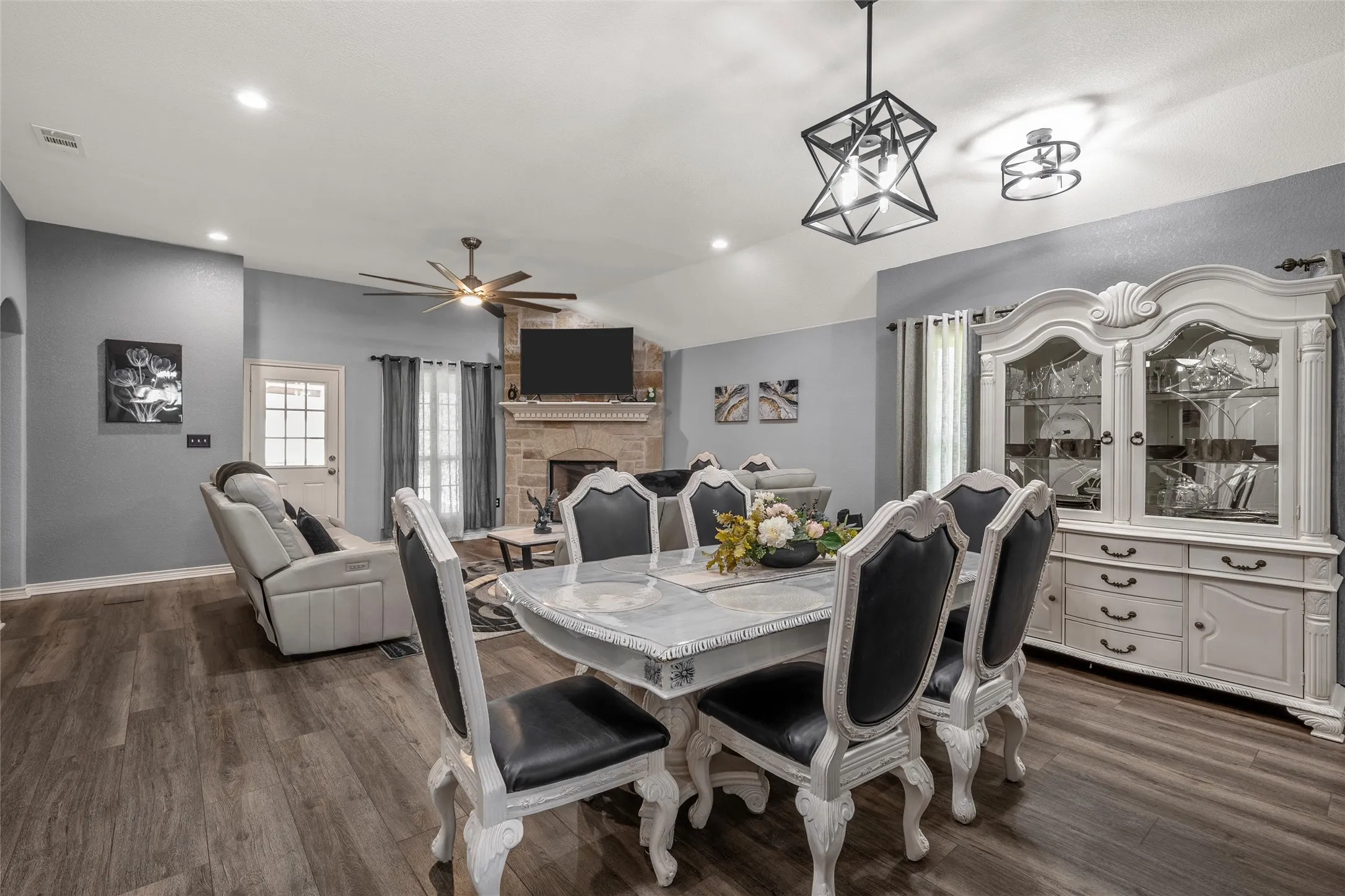 Single Family Residence For Sale in Mc Lennan County , 5286 Orchard Lane, Waco, Texas 76705, 4 Bedroom, 3 Bathroom, Garage spaces, 2,409 Sqft, built in 2021, mls#21314665, Real Estate Agent in Waco, Homes For Sale in Mc Lennan county, Homes For Sale in Waco, Realtor in Waco Texas, Real Estate Brokerage Independent Realty Texas, Luminita Cordes Realtor