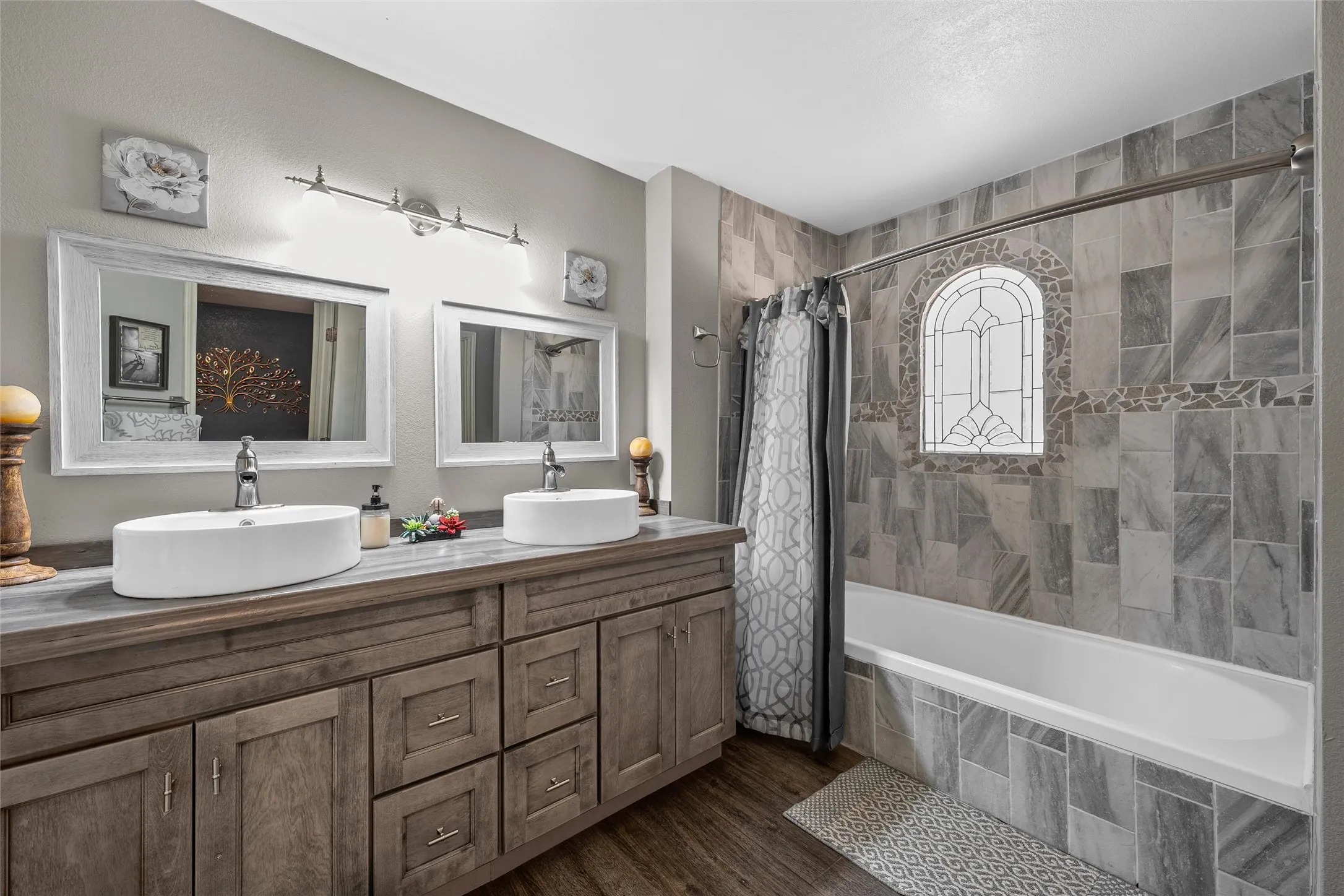 Single Family Residence For Sale in Mc Lennan County , 5286 Orchard Lane, Waco, Texas 76705, 4 Bedroom, 3 Bathroom, Garage spaces, 2,409 Sqft, built in 2021, mls#21314665, Real Estate Agent in Waco, Homes For Sale in Mc Lennan county, Homes For Sale in Waco, Realtor in Waco Texas, Real Estate Brokerage Independent Realty Texas, Luminita Cordes Realtor