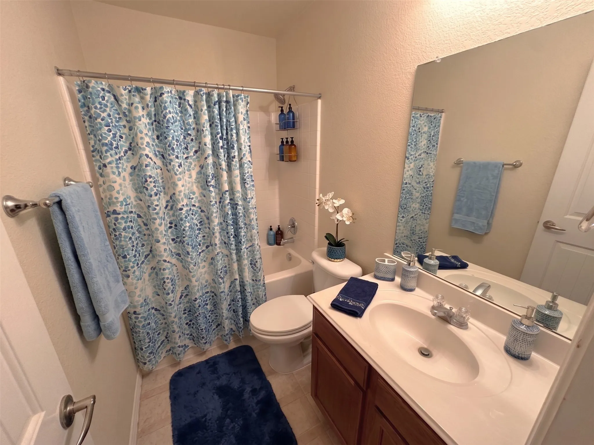 Guest Bathroom-all photos virtually staged