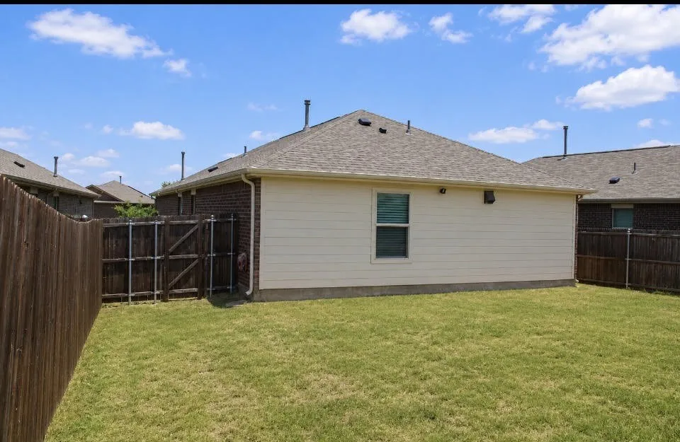 Single Family Residence For Sale in Kaufman County , 2426 Russell Street, Crandall, Texas 75114, 3 Bedroom, 2 Bathroom, 2 Garage spaces, 1,450 Sqft, built in 2021, mls#21315207, Real Estate Agent in Crandall, Homes For Sale in Kaufman county, Homes For Sale in Crandall, Realtor in Crandall Texas, Real Estate Brokerage Independent Realty Texas, Luminita Cordes Realtor