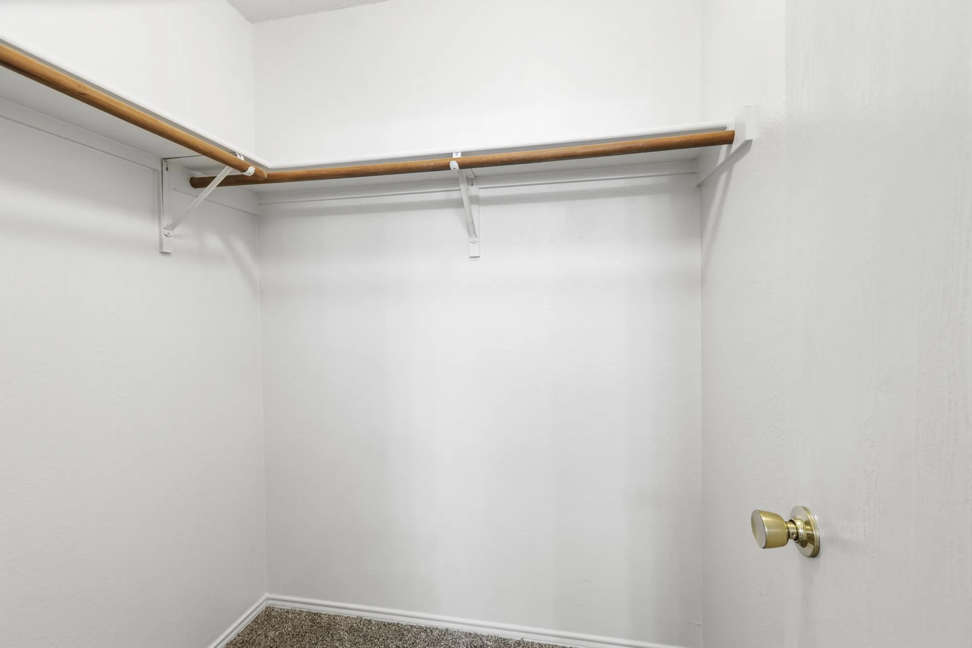 Single Family Residence For Sale in Rockwall County , 1508 Stewart Drive, Rockwall, Texas 75032, 4 Bedroom, 3 Bathroom, 2 Garage spaces, 2,250 Sqft, built in 2000, mls#21315211, Real Estate Agent in Rockwall, Homes For Sale in Rockwall county, Homes For Sale in Rockwall, Realtor in Rockwall Texas, Real Estate Brokerage Independent Realty Texas, Luminita Cordes Realtor