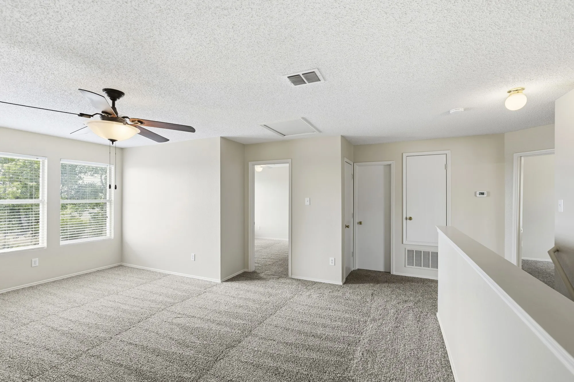 Single Family Residence For Sale in Rockwall County , 1508 Stewart Drive, Rockwall, Texas 75032, 4 Bedroom, 3 Bathroom, 2 Garage spaces, 2,250 Sqft, built in 2000, mls#21315211, Real Estate Agent in Rockwall, Homes For Sale in Rockwall county, Homes For Sale in Rockwall, Realtor in Rockwall Texas, Real Estate Brokerage Independent Realty Texas, Luminita Cordes Realtor