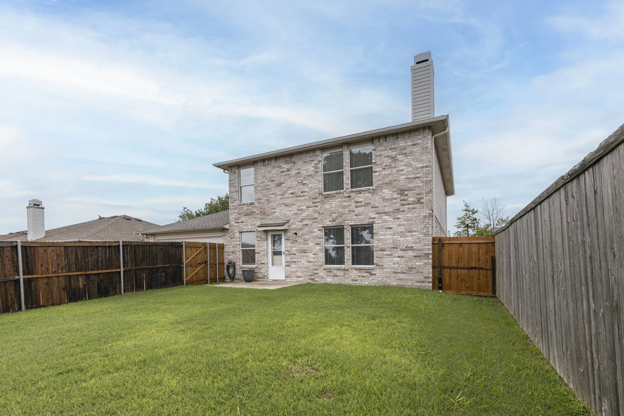 Single Family Residence For Sale in Rockwall County , 1508 Stewart Drive, Rockwall, Texas 75032, 4 Bedroom, 3 Bathroom, 2 Garage spaces, 2,250 Sqft, built in 2000, mls#21315211, Real Estate Agent in Rockwall, Homes For Sale in Rockwall county, Homes For Sale in Rockwall, Realtor in Rockwall Texas, Real Estate Brokerage Independent Realty Texas, Luminita Cordes Realtor