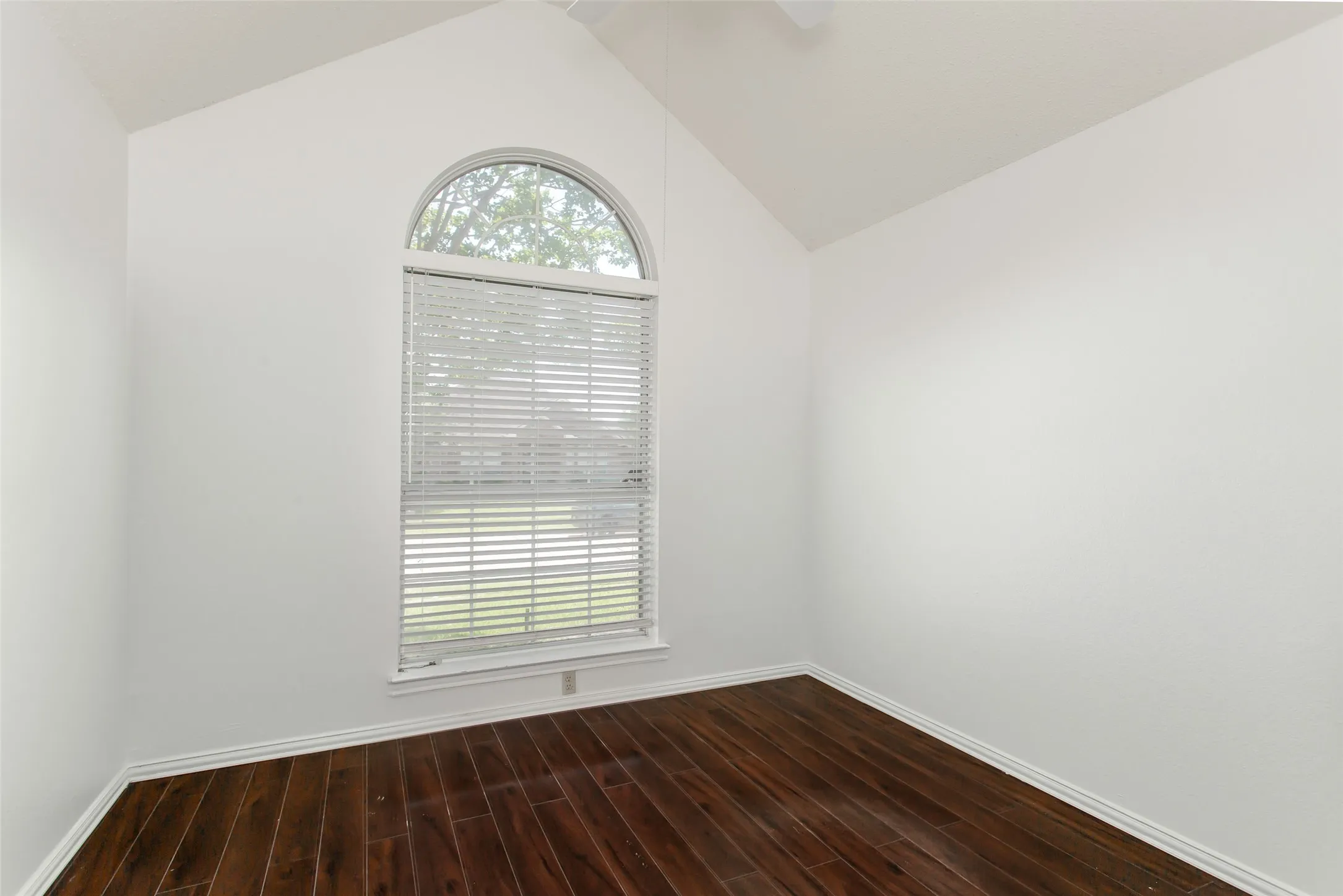 Bedroom/Office Bedroom Unfurnished