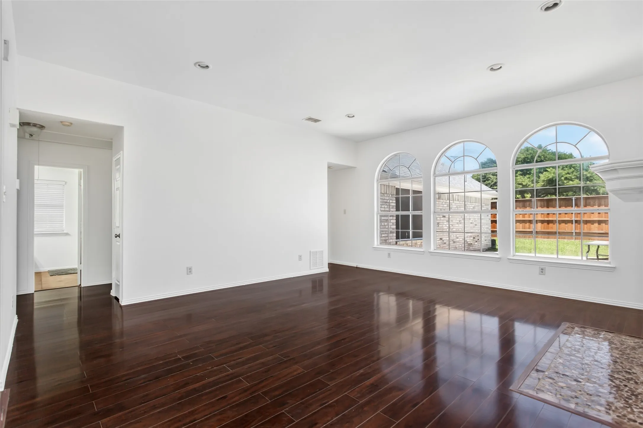 Living Room Unfurnished