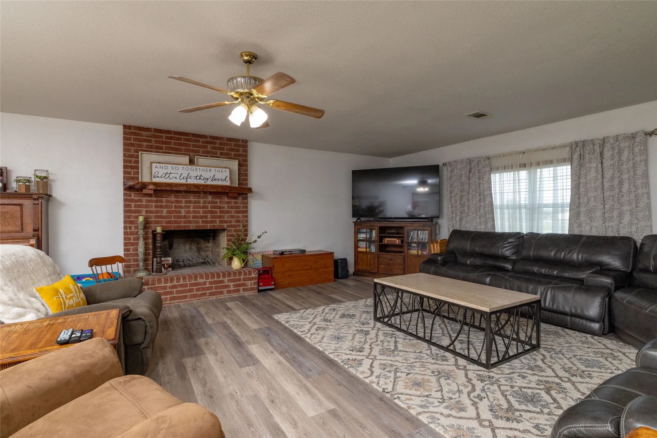 Single Family Residence For Sale in Wise County , 448 County Road 4287, Decatur, Texas 76234, 4 Bedroom, 2 Bathroom, 2 Garage spaces, 4,550 Sqft, built in 2000, mls#21315233, Real Estate Agent in Decatur, Homes For Sale in Wise county, Homes For Sale in Decatur, Realtor in Decatur Texas, Real Estate Brokerage Independent Realty Texas, Luminita Cordes Realtor