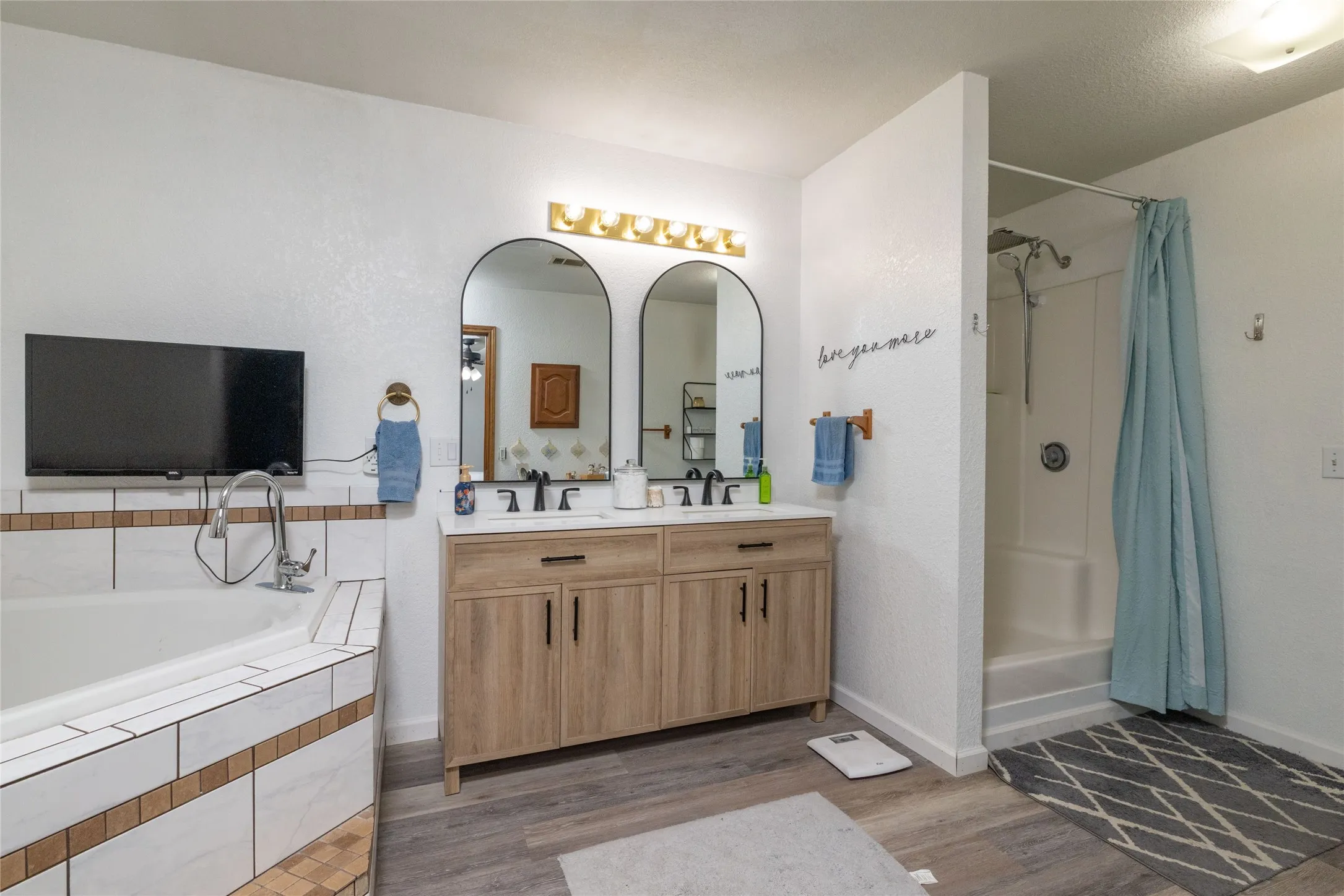 Single Family Residence For Sale in Wise County , 448 County Road 4287, Decatur, Texas 76234, 4 Bedroom, 2 Bathroom, 2 Garage spaces, 4,550 Sqft, built in 2000, mls#21315233, Real Estate Agent in Decatur, Homes For Sale in Wise county, Homes For Sale in Decatur, Realtor in Decatur Texas, Real Estate Brokerage Independent Realty Texas, Luminita Cordes Realtor