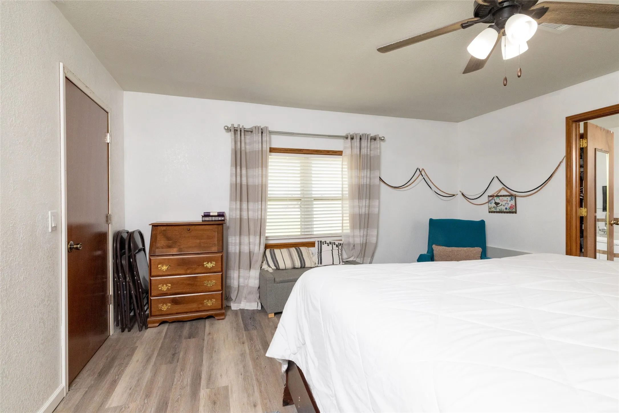 Single Family Residence For Sale in Wise County , 448 County Road 4287, Decatur, Texas 76234, 4 Bedroom, 2 Bathroom, 2 Garage spaces, 4,550 Sqft, built in 2000, mls#21315233, Real Estate Agent in Decatur, Homes For Sale in Wise county, Homes For Sale in Decatur, Realtor in Decatur Texas, Real Estate Brokerage Independent Realty Texas, Luminita Cordes Realtor