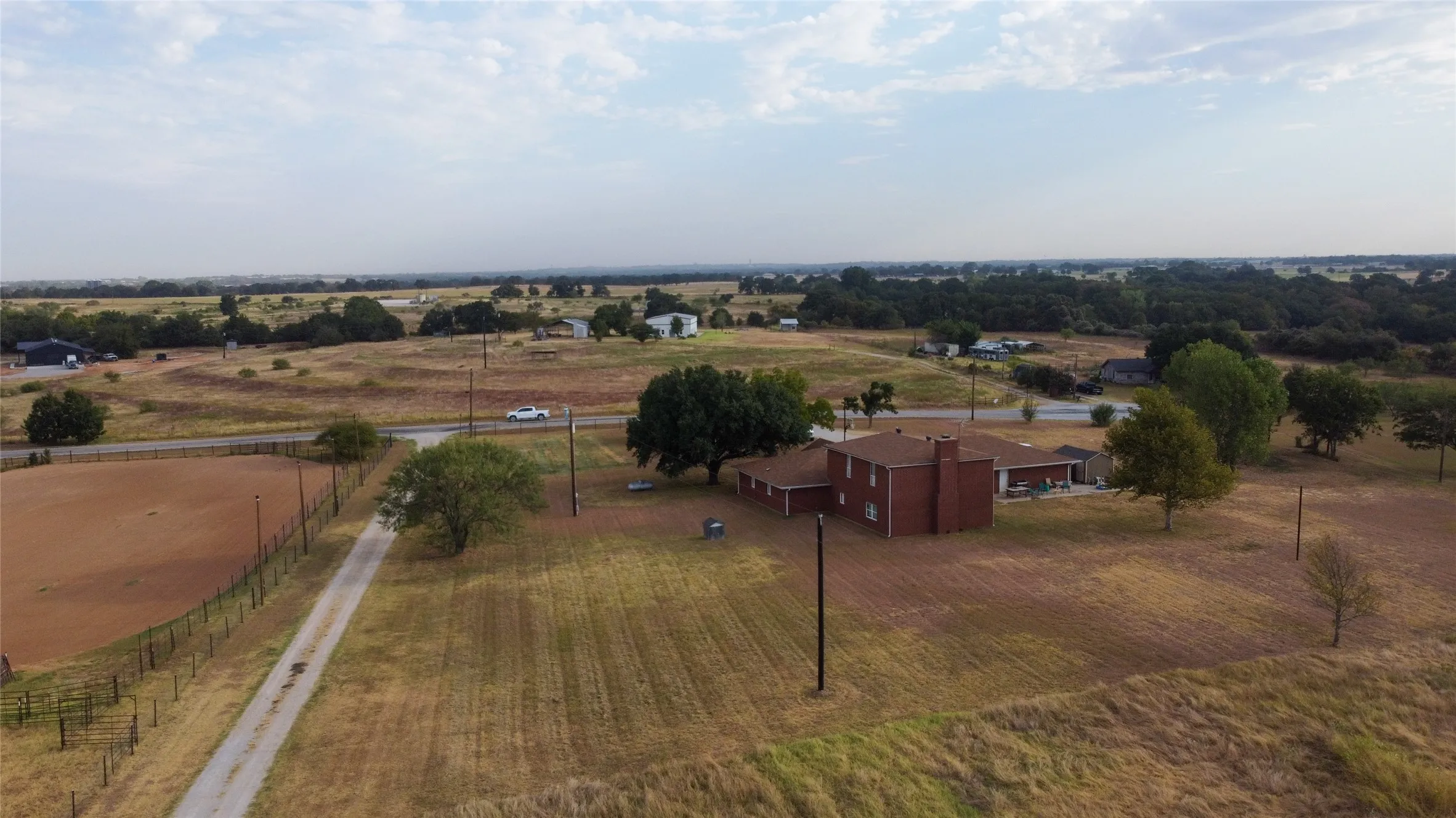 Single Family Residence For Sale in Wise County , 448 County Road 4287, Decatur, Texas 76234, 4 Bedroom, 2 Bathroom, 2 Garage spaces, 4,550 Sqft, built in 2000, mls#21315233, Real Estate Agent in Decatur, Homes For Sale in Wise county, Homes For Sale in Decatur, Realtor in Decatur Texas, Real Estate Brokerage Independent Realty Texas, Luminita Cordes Realtor