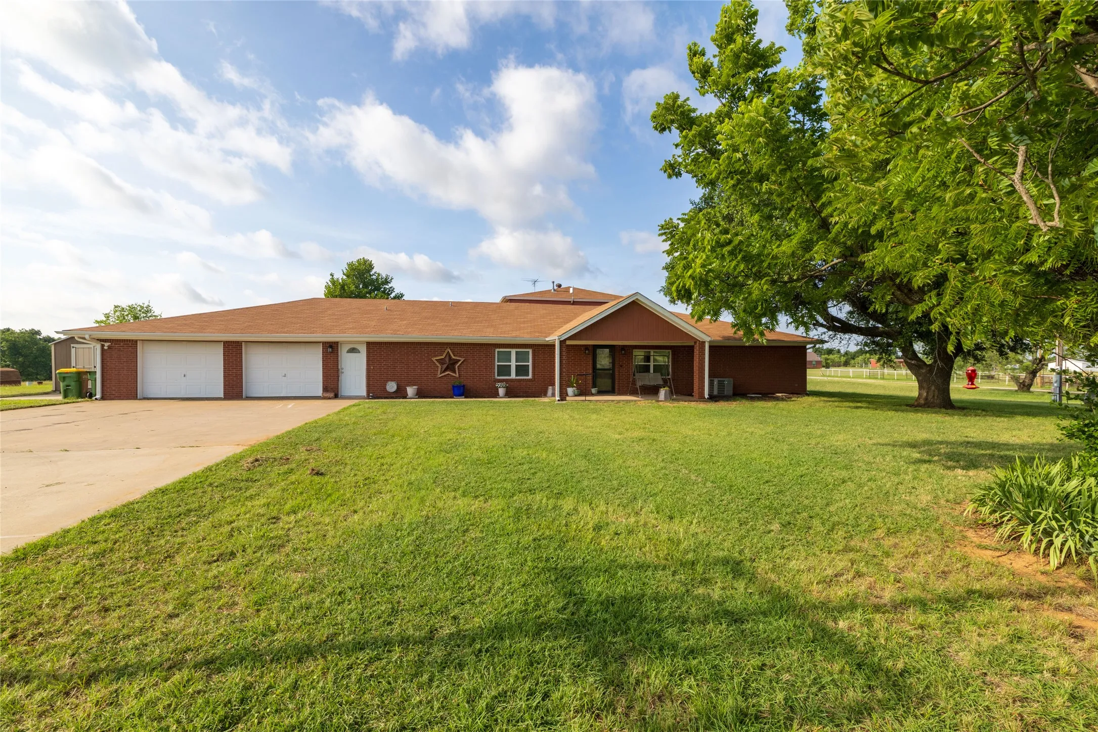 Single Family Residence For Sale in Wise County , 448 County Road 4287, Decatur, Texas 76234, 4 Bedroom, 2 Bathroom, 2 Garage spaces, 4,550 Sqft, built in 2000, mls#21315233, Real Estate Agent in Decatur, Homes For Sale in Wise county, Homes For Sale in Decatur, Realtor in Decatur Texas, Real Estate Brokerage Independent Realty Texas, Luminita Cordes Realtor