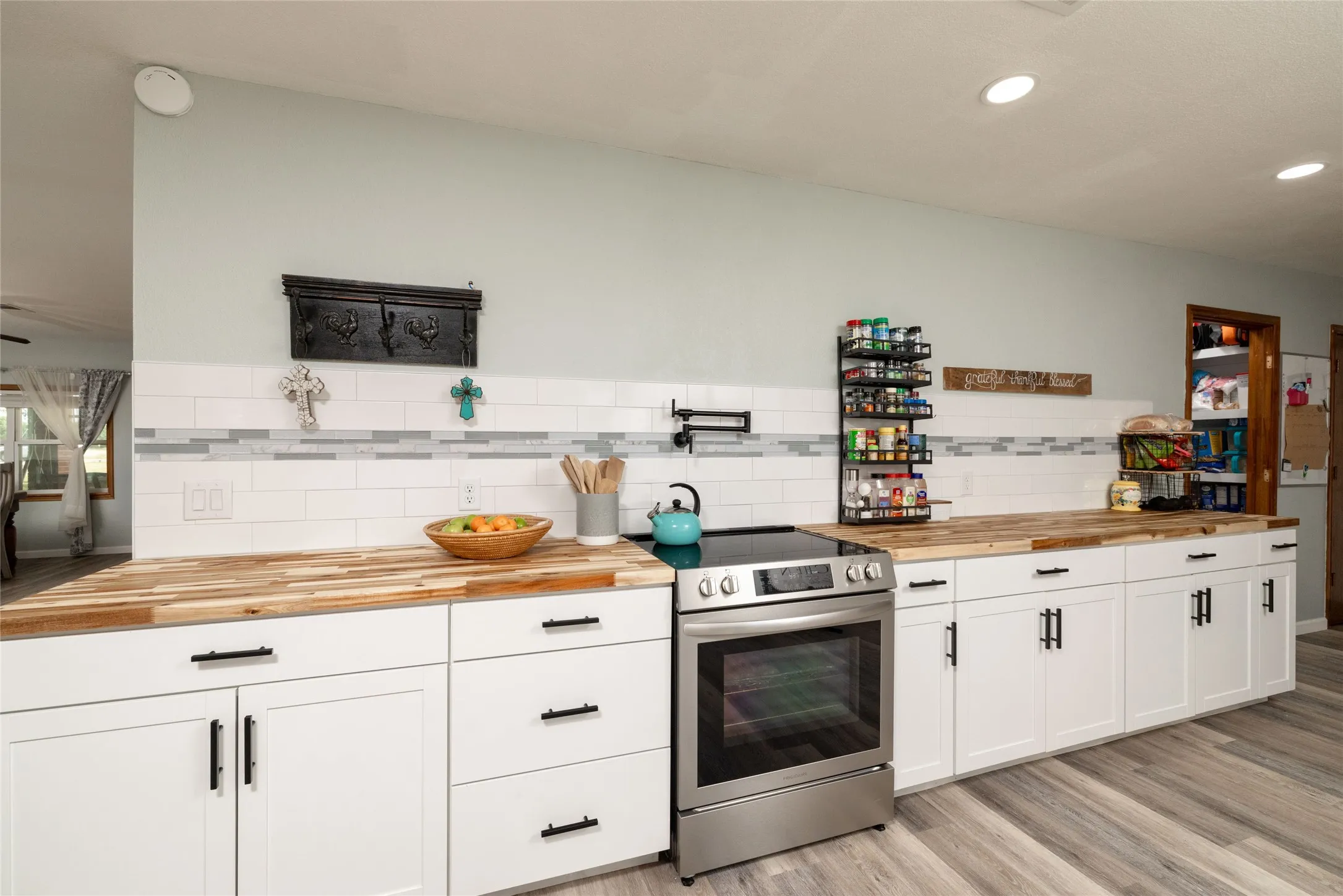 Single Family Residence For Sale in Wise County , 448 County Road 4287, Decatur, Texas 76234, 4 Bedroom, 2 Bathroom, 2 Garage spaces, 4,550 Sqft, built in 2000, mls#21315233, Real Estate Agent in Decatur, Homes For Sale in Wise county, Homes For Sale in Decatur, Realtor in Decatur Texas, Real Estate Brokerage Independent Realty Texas, Luminita Cordes Realtor