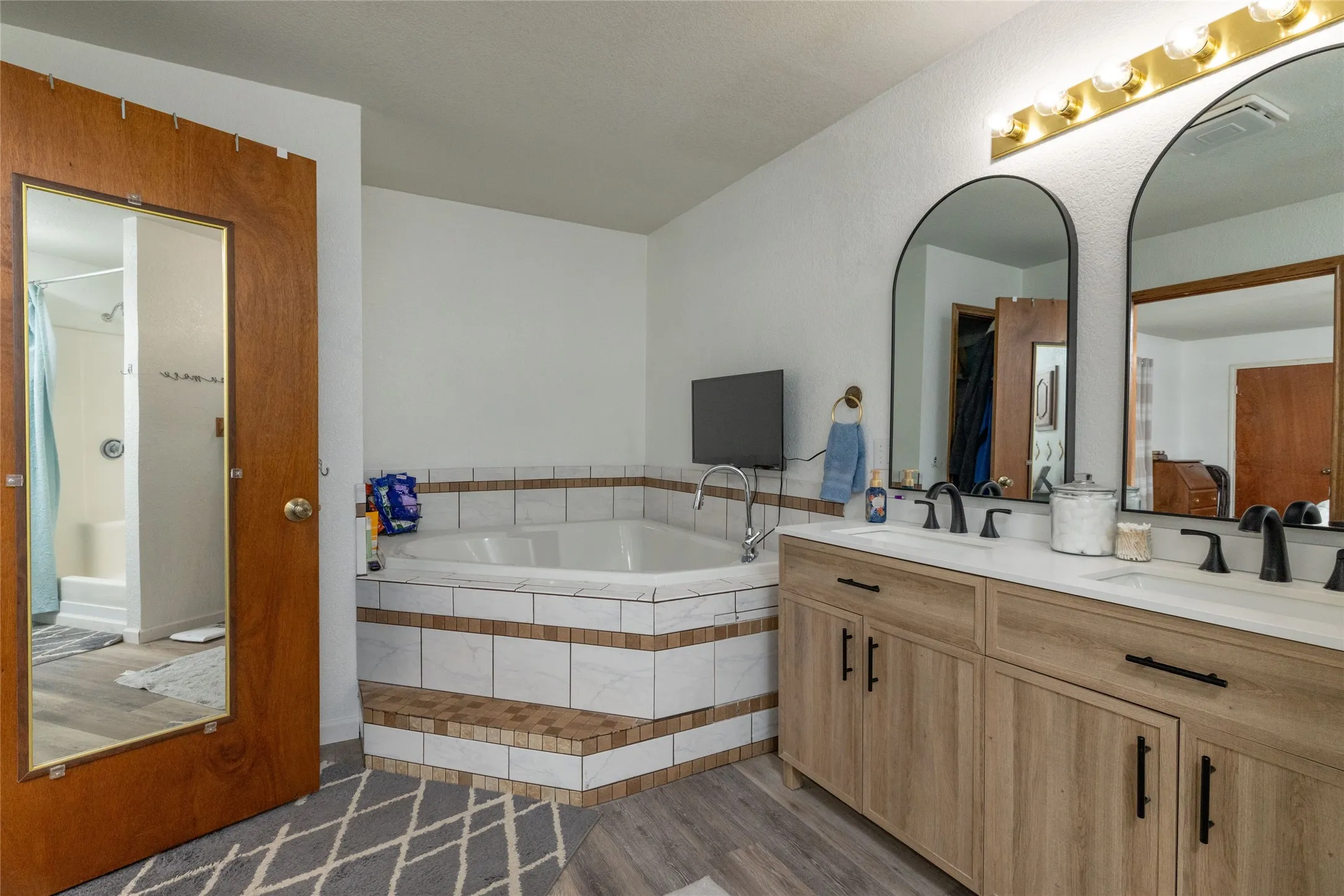 Single Family Residence For Sale in Wise County , 448 County Road 4287, Decatur, Texas 76234, 4 Bedroom, 2 Bathroom, 2 Garage spaces, 4,550 Sqft, built in 2000, mls#21315233, Real Estate Agent in Decatur, Homes For Sale in Wise county, Homes For Sale in Decatur, Realtor in Decatur Texas, Real Estate Brokerage Independent Realty Texas, Luminita Cordes Realtor