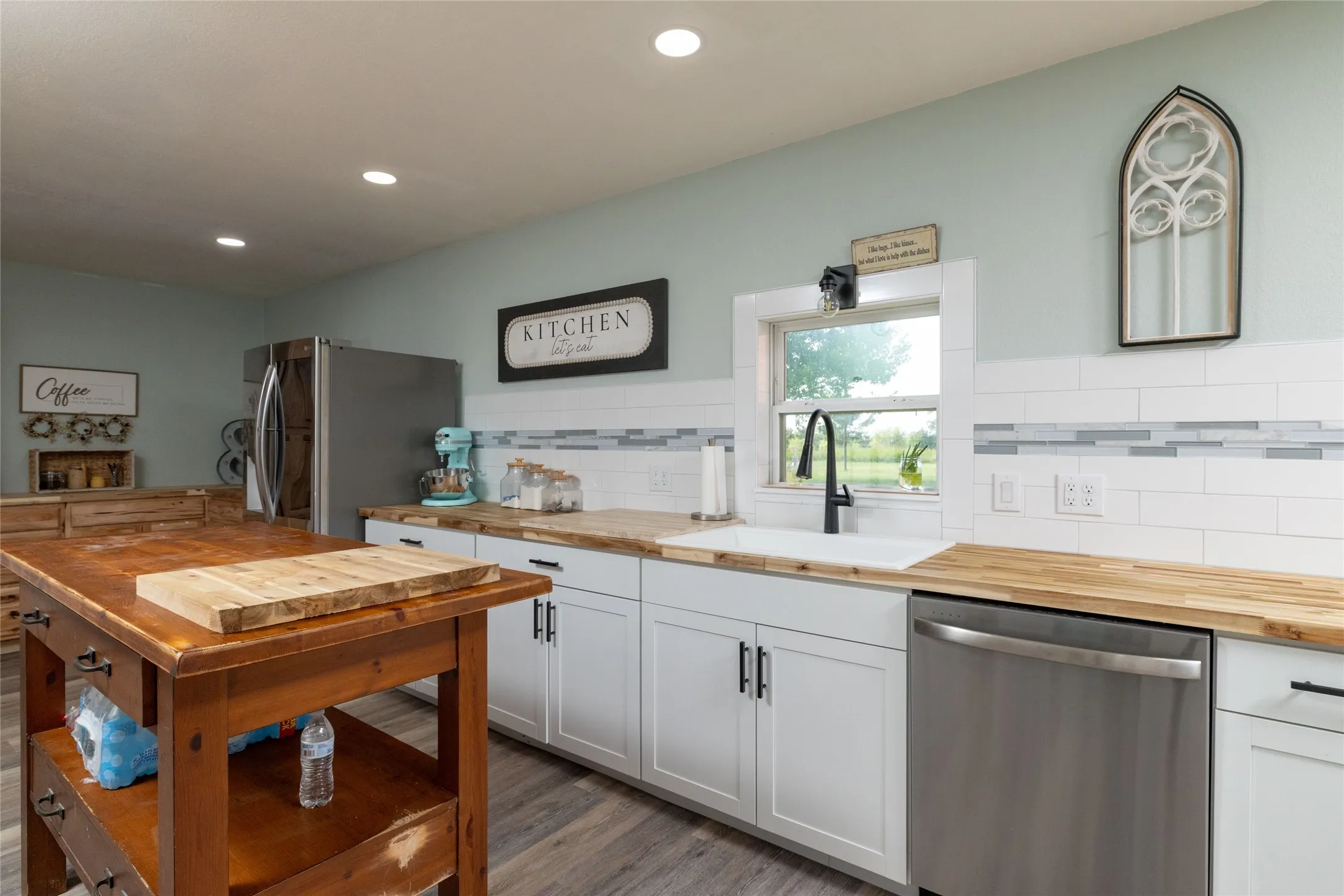 Single Family Residence For Sale in Wise County , 448 County Road 4287, Decatur, Texas 76234, 4 Bedroom, 2 Bathroom, 2 Garage spaces, 4,550 Sqft, built in 2000, mls#21315233, Real Estate Agent in Decatur, Homes For Sale in Wise county, Homes For Sale in Decatur, Realtor in Decatur Texas, Real Estate Brokerage Independent Realty Texas, Luminita Cordes Realtor