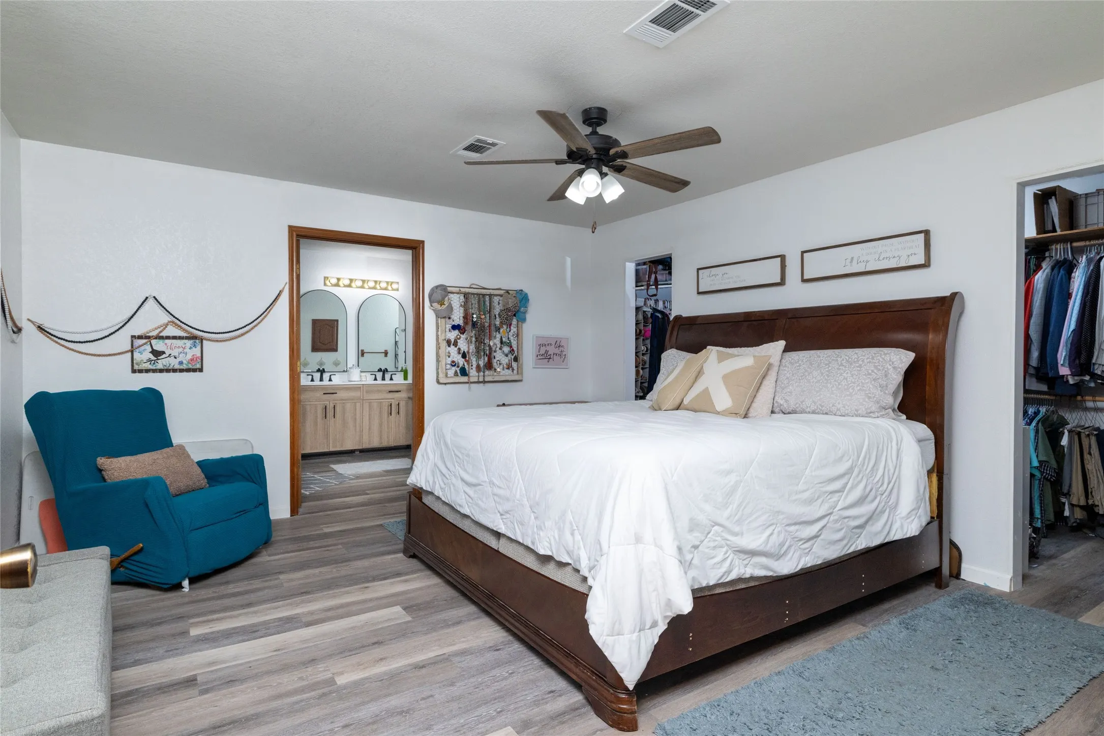 Single Family Residence For Sale in Wise County , 448 County Road 4287, Decatur, Texas 76234, 4 Bedroom, 2 Bathroom, 2 Garage spaces, 4,550 Sqft, built in 2000, mls#21315233, Real Estate Agent in Decatur, Homes For Sale in Wise county, Homes For Sale in Decatur, Realtor in Decatur Texas, Real Estate Brokerage Independent Realty Texas, Luminita Cordes Realtor