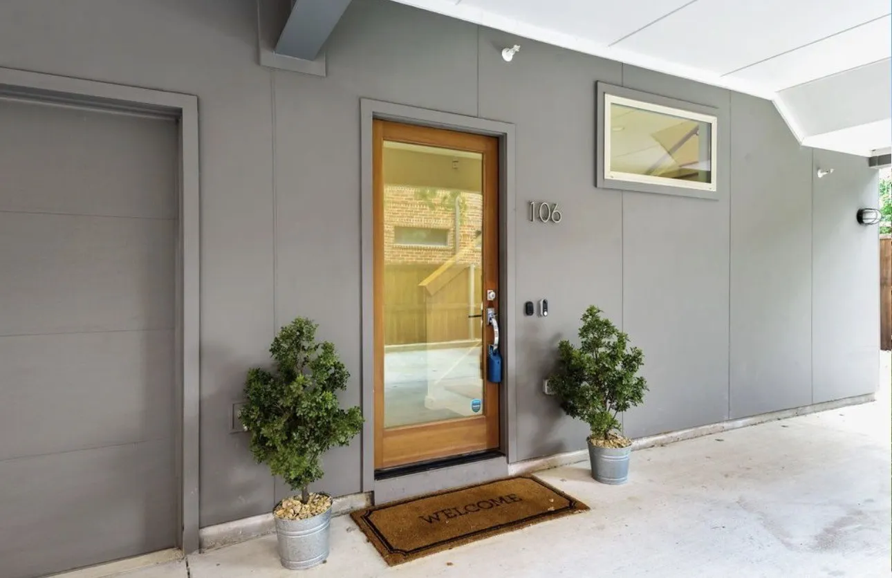 Condominium For Rent in Dallas County , 5015 Manett Street 106, Dallas, Texas 75206, 2 Bedroom, 3 Bathroom, 2 Garage spaces, 1,493 Sqft, built in 2017, mls#21313409, Real Estate Agent in Dallas, Homes For Rent in Dallas county, Homes For Rent in Dallas, Realtor in Dallas Texas, Real Estate Brokerage Independent Realty Texas, Luminita Cordes Realtor