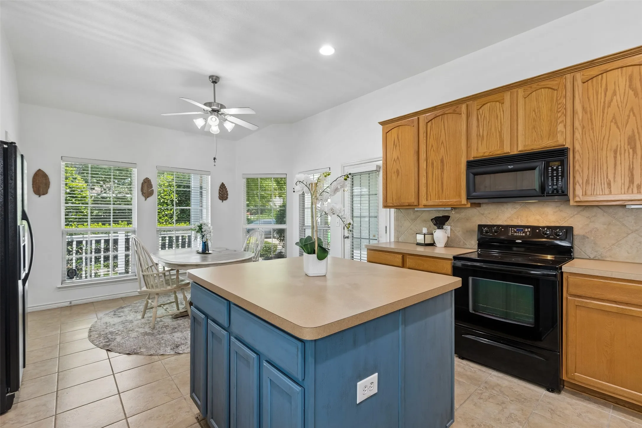 Single Family Residence For Sale in Denton County , 1104 Bell Manor Drive, Savannah, Texas 76227, 4 Bedroom, 2 Bathroom, 3 Garage spaces, 2,203 Sqft, built in 2005, mls#21312274, Real Estate Agent in Savannah, Homes For Sale in Denton county, Homes For Sale in Savannah, Realtor in Savannah Texas, Real Estate Brokerage Independent Realty Texas, Luminita Cordes Realtor