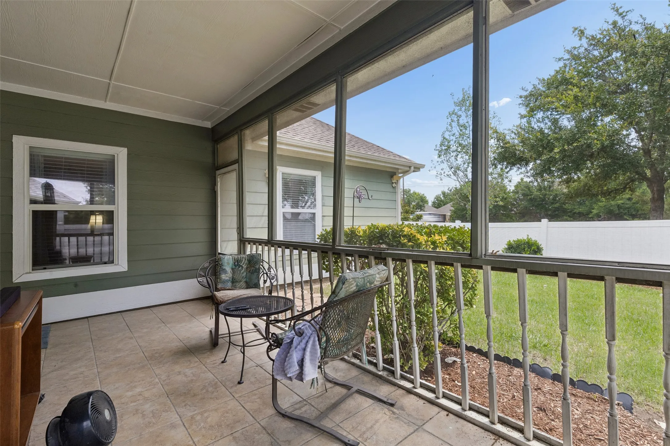 Single Family Residence For Sale in Denton County , 1104 Bell Manor Drive, Savannah, Texas 76227, 4 Bedroom, 2 Bathroom, 3 Garage spaces, 2,203 Sqft, built in 2005, mls#21312274, Real Estate Agent in Savannah, Homes For Sale in Denton county, Homes For Sale in Savannah, Realtor in Savannah Texas, Real Estate Brokerage Independent Realty Texas, Luminita Cordes Realtor