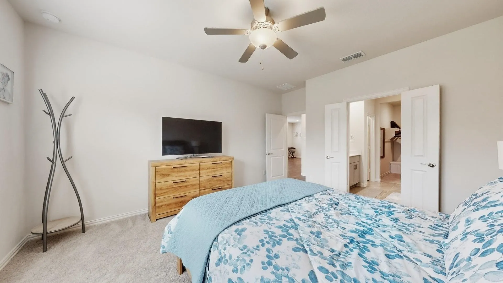 Single Family Residence For Sale in Kaufman County , 2108 River Pine Road, Forney, Texas 75126, 4 Bedroom, 3 Bathroom, 2 Garage spaces, 2,253 Sqft, built in 2022, mls#21312828, Real Estate Agent in Forney, Homes For Sale in Kaufman county, Homes For Sale in Forney, Realtor in Forney Texas, Real Estate Brokerage Independent Realty Texas, Luminita Cordes Realtor