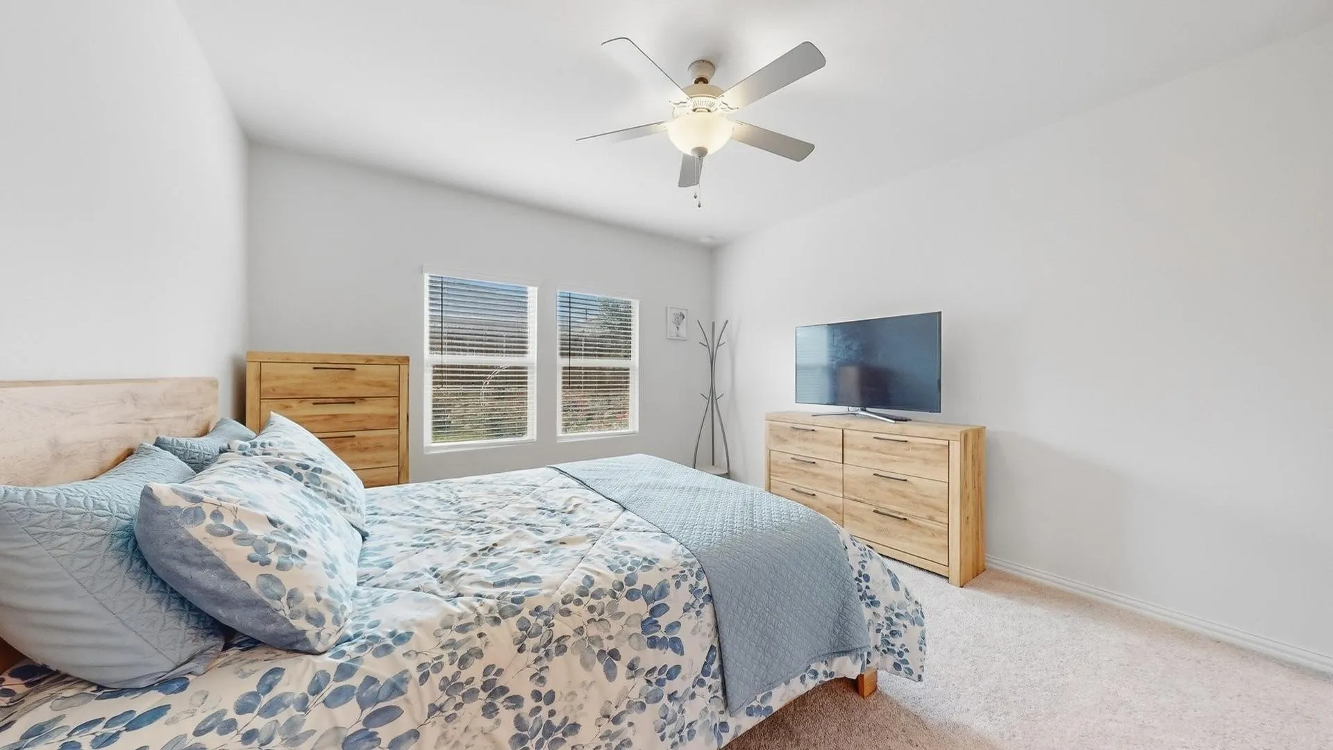 Single Family Residence For Sale in Kaufman County , 2108 River Pine Road, Forney, Texas 75126, 4 Bedroom, 3 Bathroom, 2 Garage spaces, 2,253 Sqft, built in 2022, mls#21312828, Real Estate Agent in Forney, Homes For Sale in Kaufman county, Homes For Sale in Forney, Realtor in Forney Texas, Real Estate Brokerage Independent Realty Texas, Luminita Cordes Realtor