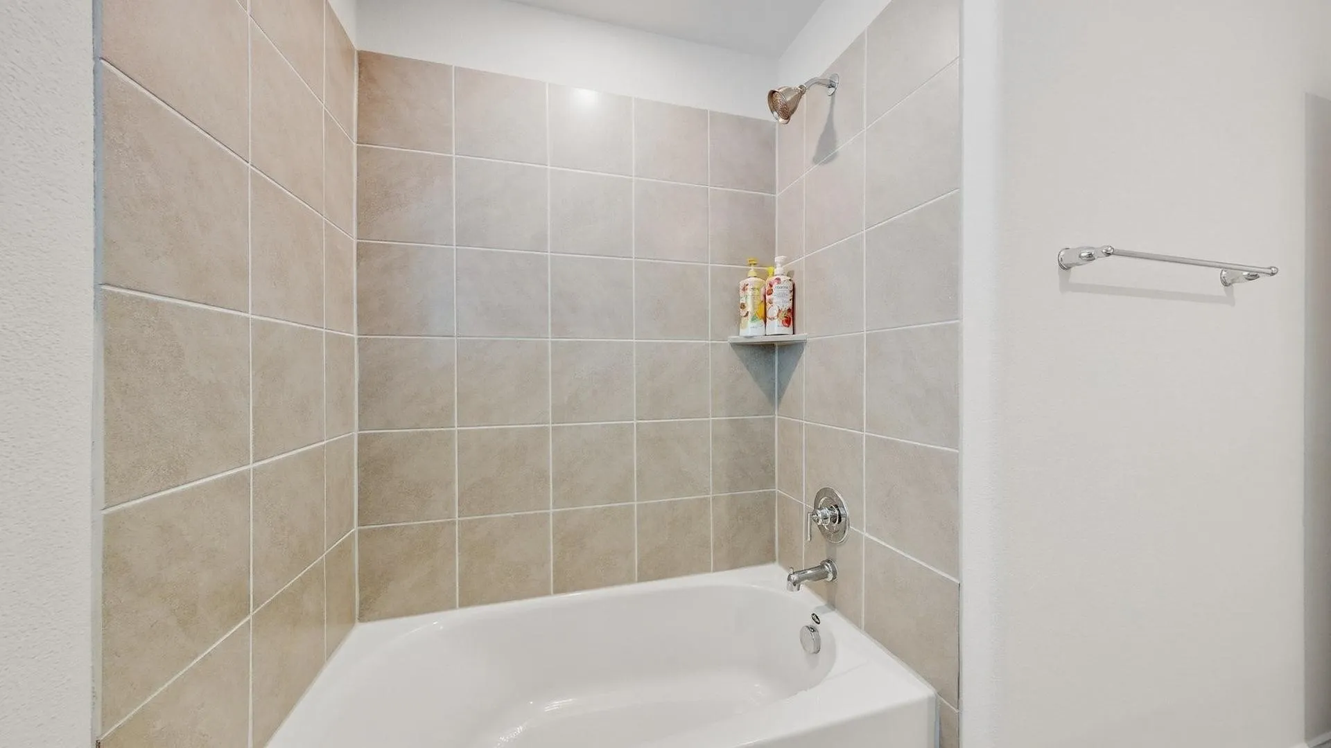 Single Family Residence For Sale in Kaufman County , 2108 River Pine Road, Forney, Texas 75126, 4 Bedroom, 3 Bathroom, 2 Garage spaces, 2,253 Sqft, built in 2022, mls#21312828, Real Estate Agent in Forney, Homes For Sale in Kaufman county, Homes For Sale in Forney, Realtor in Forney Texas, Real Estate Brokerage Independent Realty Texas, Luminita Cordes Realtor
