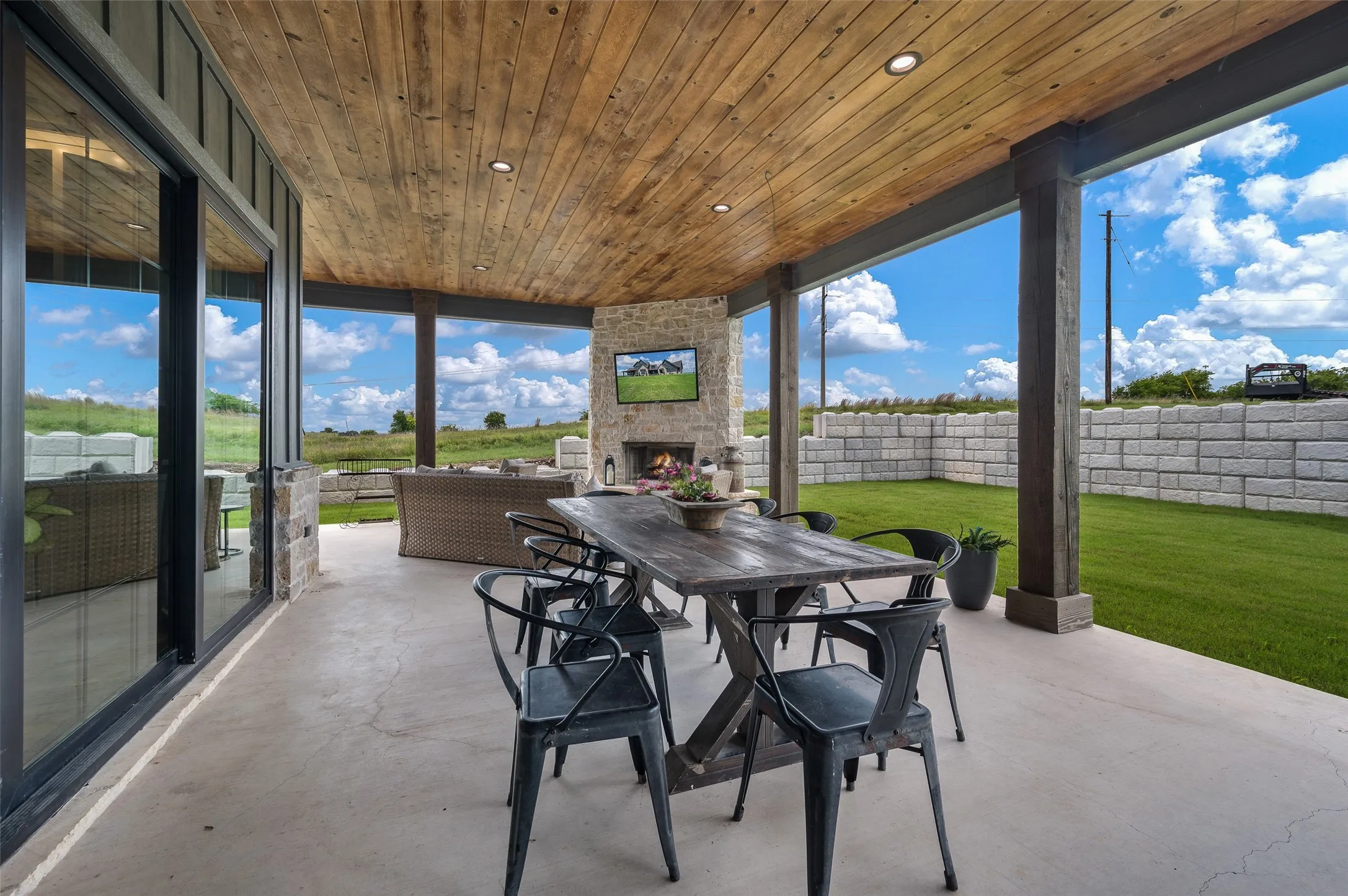 Single Family Residence For Sale in Cooke County , 249 County Road 359, Muenster, Texas 76252, 4 Bedroom, 4 Bathroom, 2 Garage spaces, 3,924 Sqft, built in 2023, mls#21314721, Real Estate Agent in Muenster, Homes For Sale in Cooke county, Homes For Sale in Muenster, Realtor in Muenster Texas, Real Estate Brokerage Independent Realty Texas, Luminita Cordes Realtor