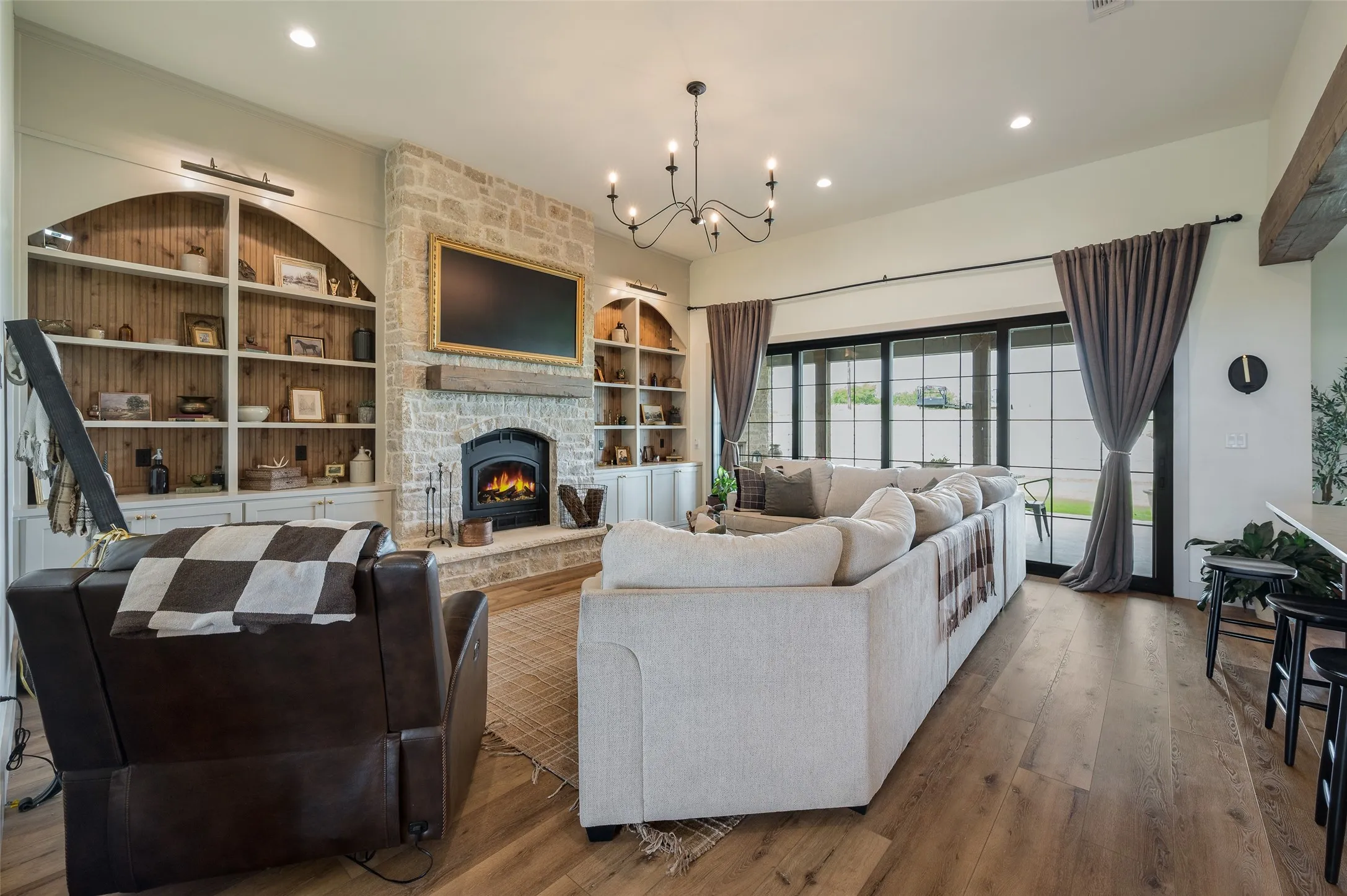 Single Family Residence For Sale in Cooke County , 249 County Road 359, Muenster, Texas 76252, 4 Bedroom, 4 Bathroom, 2 Garage spaces, 3,924 Sqft, built in 2023, mls#21314721, Real Estate Agent in Muenster, Homes For Sale in Cooke county, Homes For Sale in Muenster, Realtor in Muenster Texas, Real Estate Brokerage Independent Realty Texas, Luminita Cordes Realtor