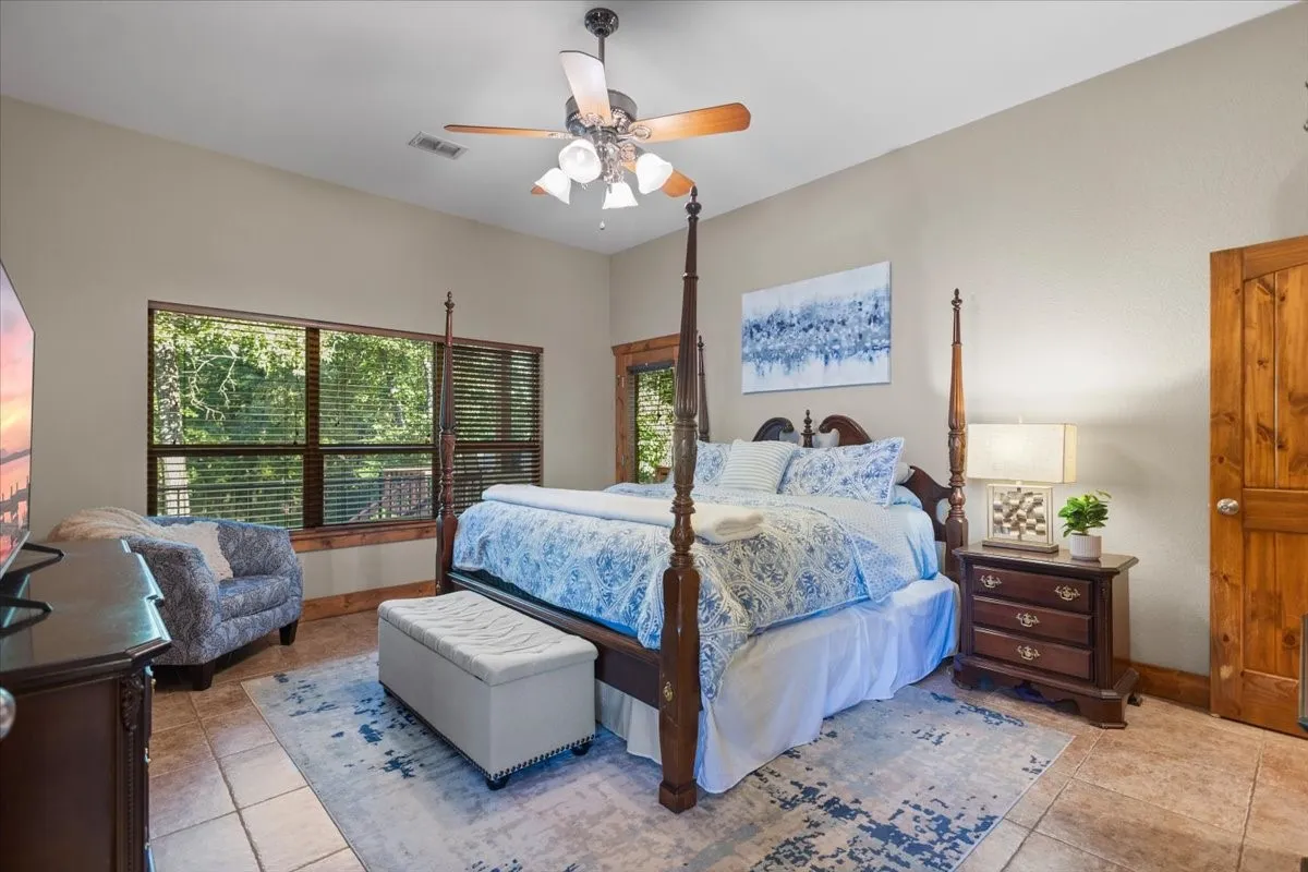 Single Family Residence For Sale in Smith County , 18598 FM 1804, Lindale, Texas 75771, 4 Bedroom, 3 Bathroom, 2 Garage spaces, 2,942 Sqft, built in 2011, mls#21315245, Real Estate Agent in Lindale, Homes For Sale in Smith county, Homes For Sale in Lindale, Realtor in Lindale Texas, Real Estate Brokerage Independent Realty Texas, Luminita Cordes Realtor