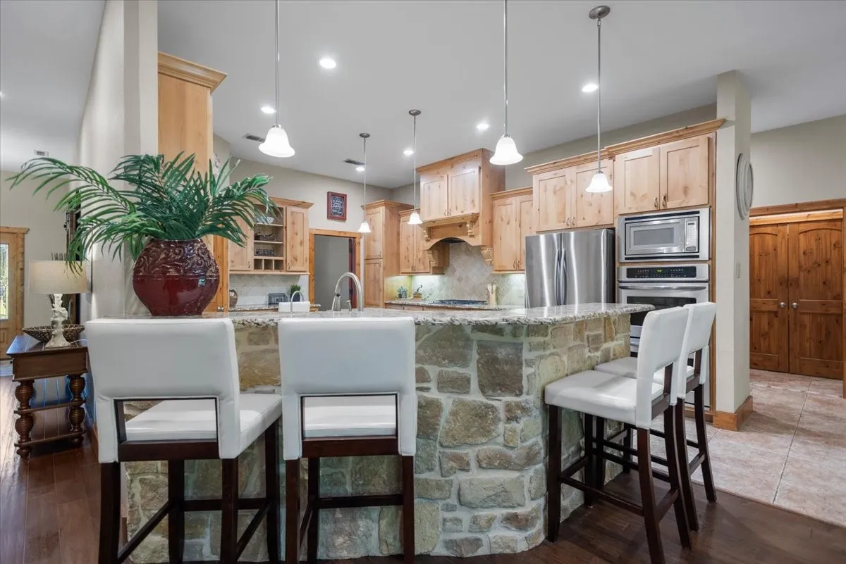 Single Family Residence For Sale in Smith County , 18598 FM 1804, Lindale, Texas 75771, 4 Bedroom, 3 Bathroom, 2 Garage spaces, 2,942 Sqft, built in 2011, mls#21315245, Real Estate Agent in Lindale, Homes For Sale in Smith county, Homes For Sale in Lindale, Realtor in Lindale Texas, Real Estate Brokerage Independent Realty Texas, Luminita Cordes Realtor