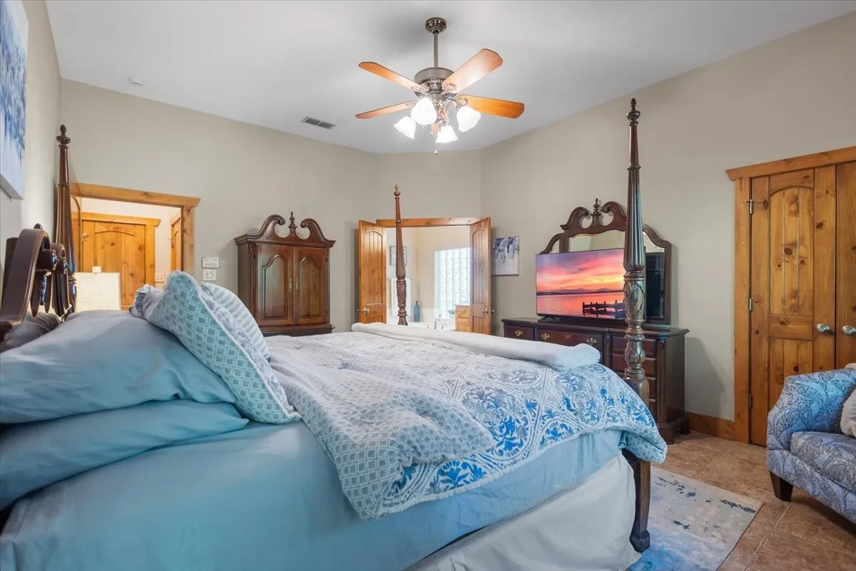 Single Family Residence For Sale in Smith County , 18598 FM 1804, Lindale, Texas 75771, 4 Bedroom, 3 Bathroom, 2 Garage spaces, 2,942 Sqft, built in 2011, mls#21315245, Real Estate Agent in Lindale, Homes For Sale in Smith county, Homes For Sale in Lindale, Realtor in Lindale Texas, Real Estate Brokerage Independent Realty Texas, Luminita Cordes Realtor