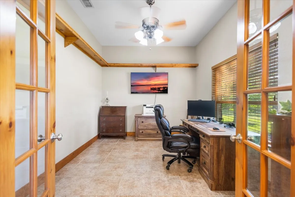 Single Family Residence For Sale in Smith County , 18598 FM 1804, Lindale, Texas 75771, 4 Bedroom, 3 Bathroom, 2 Garage spaces, 2,942 Sqft, built in 2011, mls#21315245, Real Estate Agent in Lindale, Homes For Sale in Smith county, Homes For Sale in Lindale, Realtor in Lindale Texas, Real Estate Brokerage Independent Realty Texas, Luminita Cordes Realtor