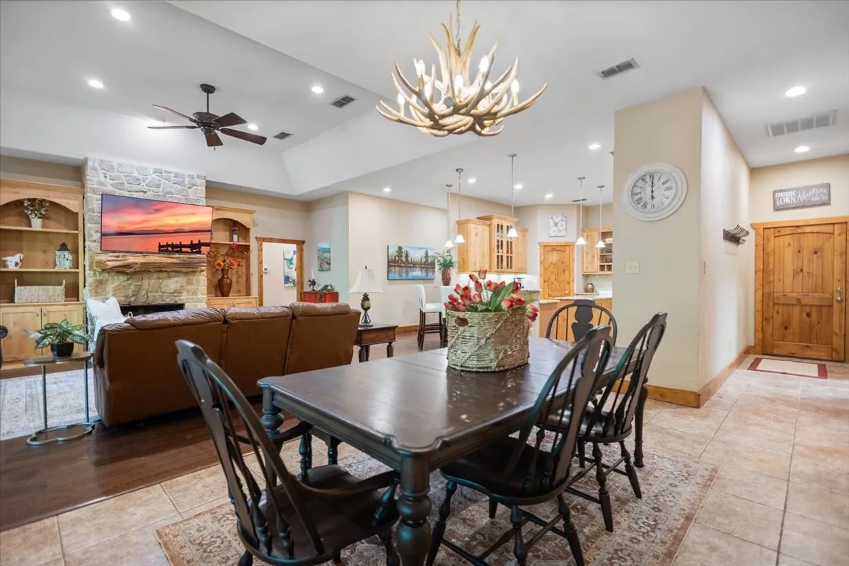 Single Family Residence For Sale in Smith County , 18598 FM 1804, Lindale, Texas 75771, 4 Bedroom, 3 Bathroom, 2 Garage spaces, 2,942 Sqft, built in 2011, mls#21315245, Real Estate Agent in Lindale, Homes For Sale in Smith county, Homes For Sale in Lindale, Realtor in Lindale Texas, Real Estate Brokerage Independent Realty Texas, Luminita Cordes Realtor