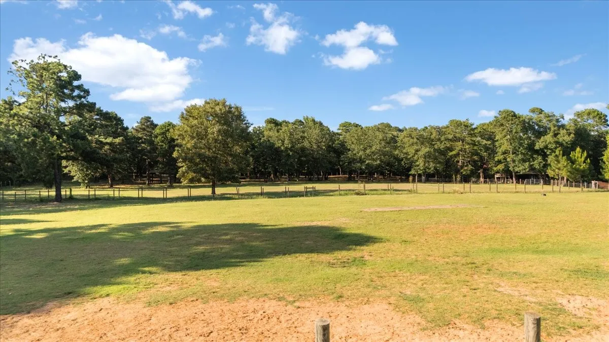 Single Family Residence For Sale in Smith County , 18598 FM 1804, Lindale, Texas 75771, 4 Bedroom, 3 Bathroom, 2 Garage spaces, 2,942 Sqft, built in 2011, mls#21315245, Real Estate Agent in Lindale, Homes For Sale in Smith county, Homes For Sale in Lindale, Realtor in Lindale Texas, Real Estate Brokerage Independent Realty Texas, Luminita Cordes Realtor